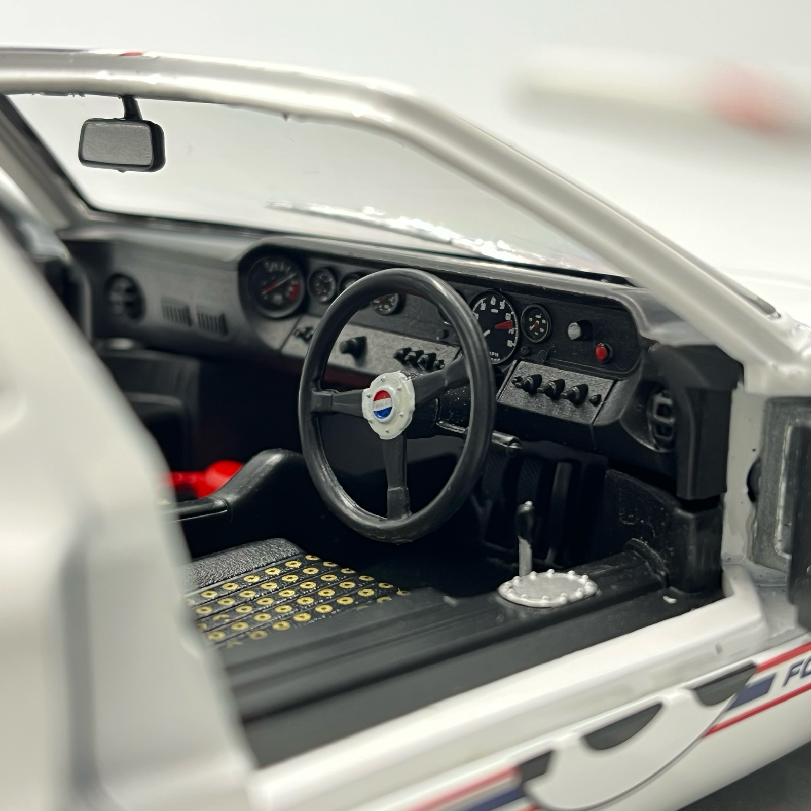 Miniature Ford GT40 MK1 #130 White Targa Florio 1967 vendue en Suisse