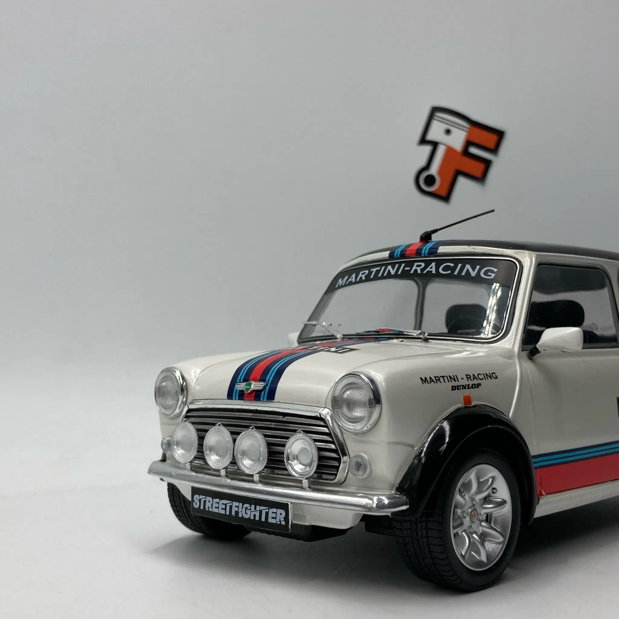 Mini Cooper S Martini Edition White 1998 – Image 4