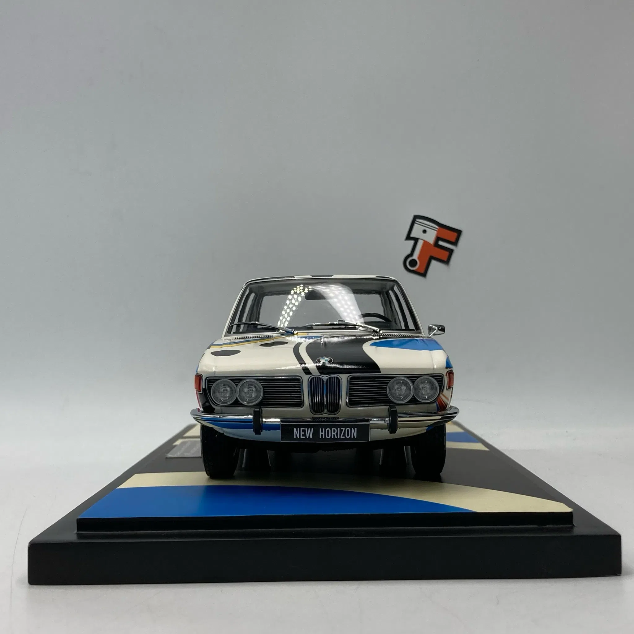 BMW 2500 E3 Artcar New Horizon 1969 – Image 10