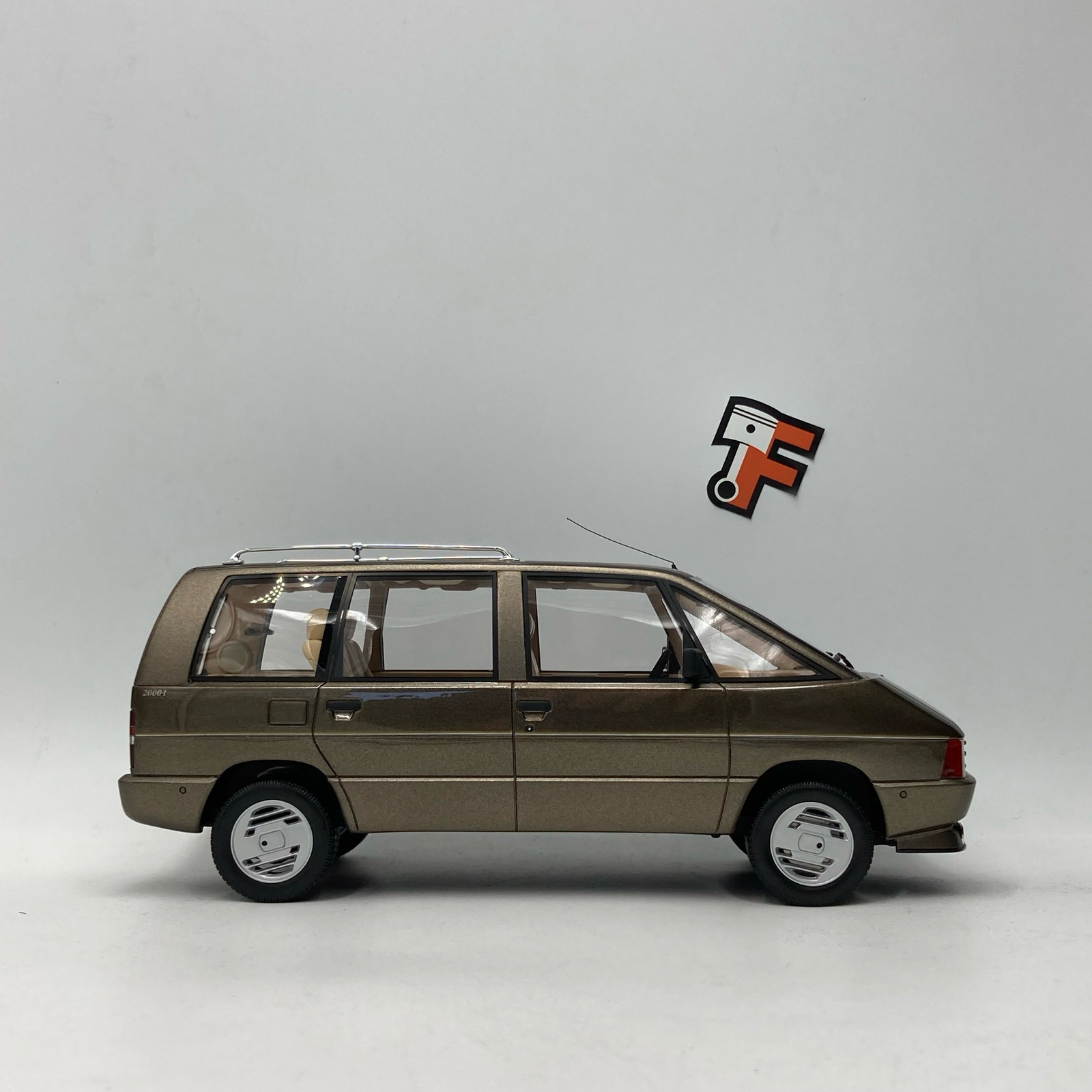 Renault Espace 2000-1 Brun Canelle 1985 – Image 2