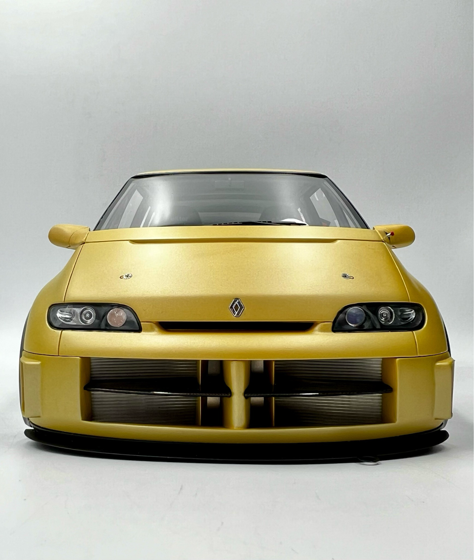Miniature Renault Espace F1 1994 vendue en Suisse