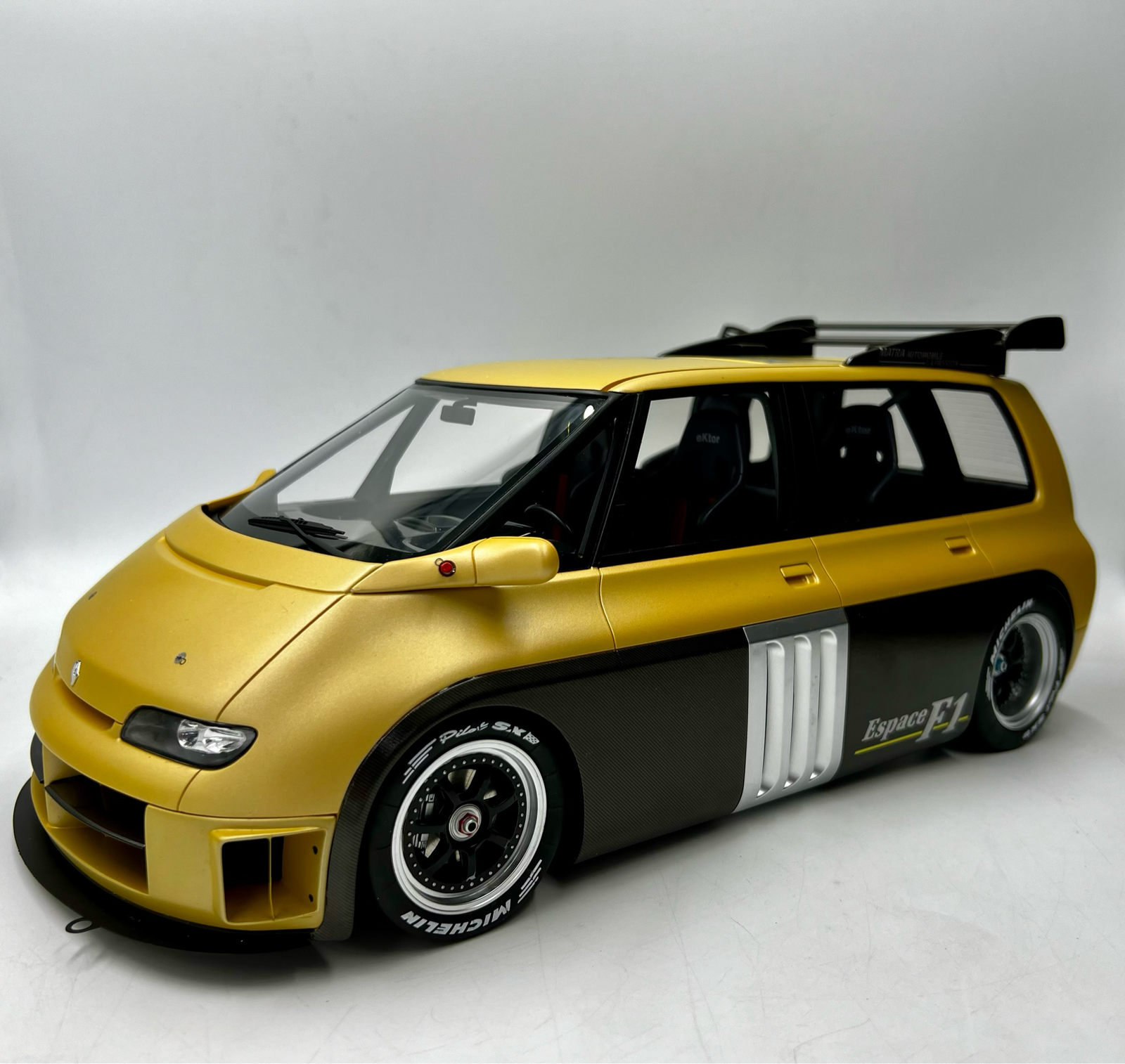 Miniature Renault Espace F1 1994 vendue en Suisse
