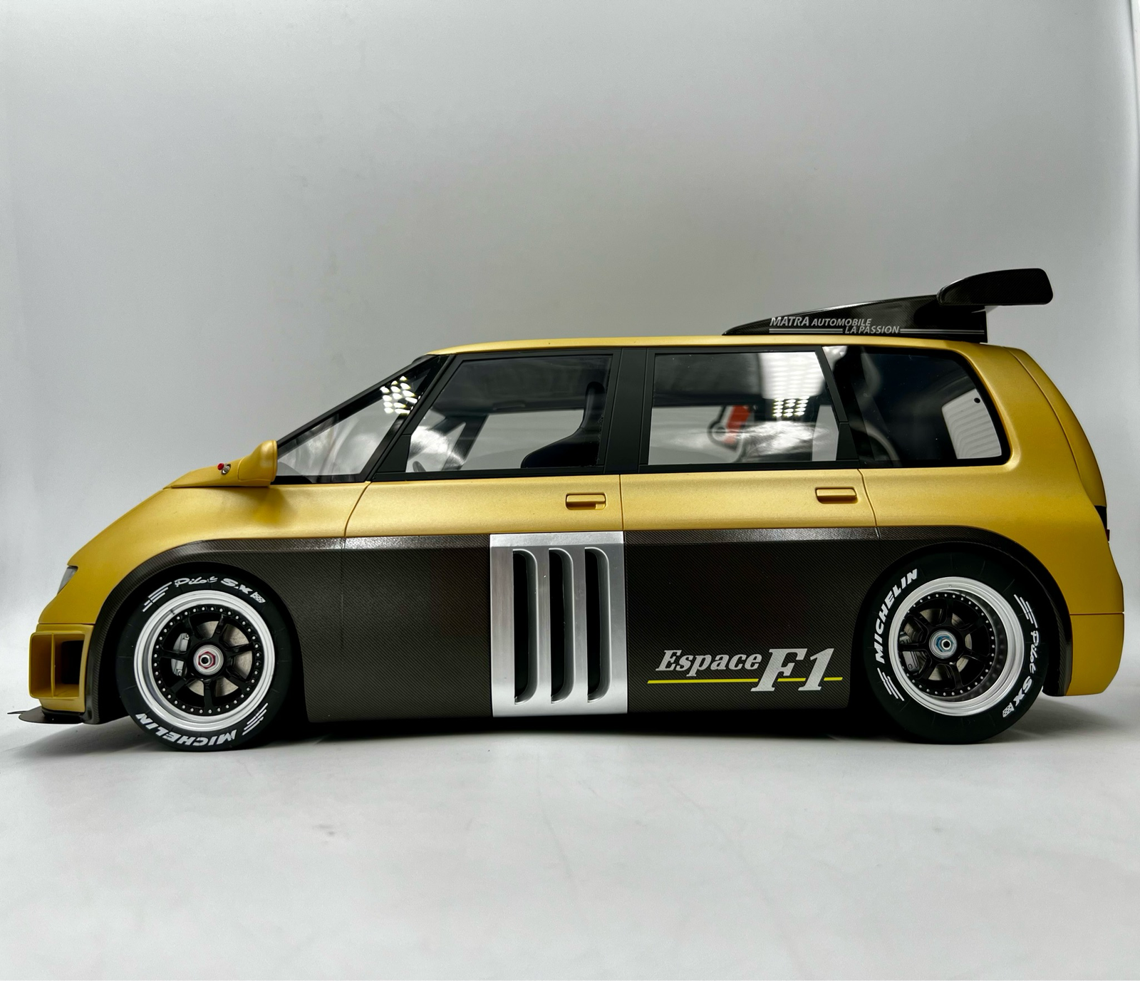 Miniature Renault Espace F1 1994 vendue en Suisse