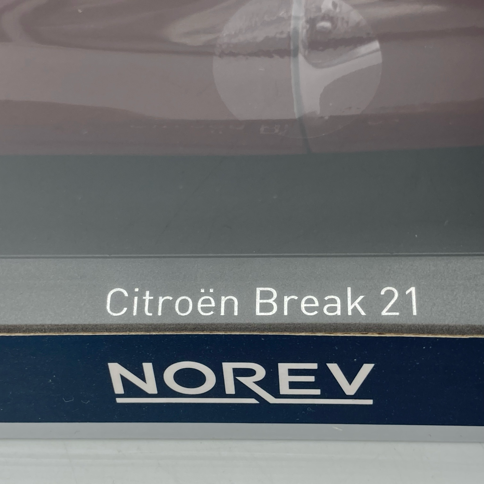 Citroën DS 21 Break Rouge 1970 – Image 2