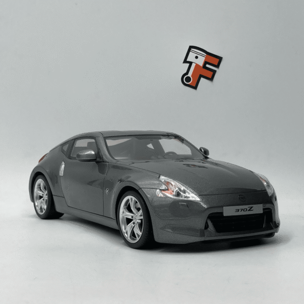 Miniature Nissan 370Z Gun Grey 2009 1/18 vendue en Suisse