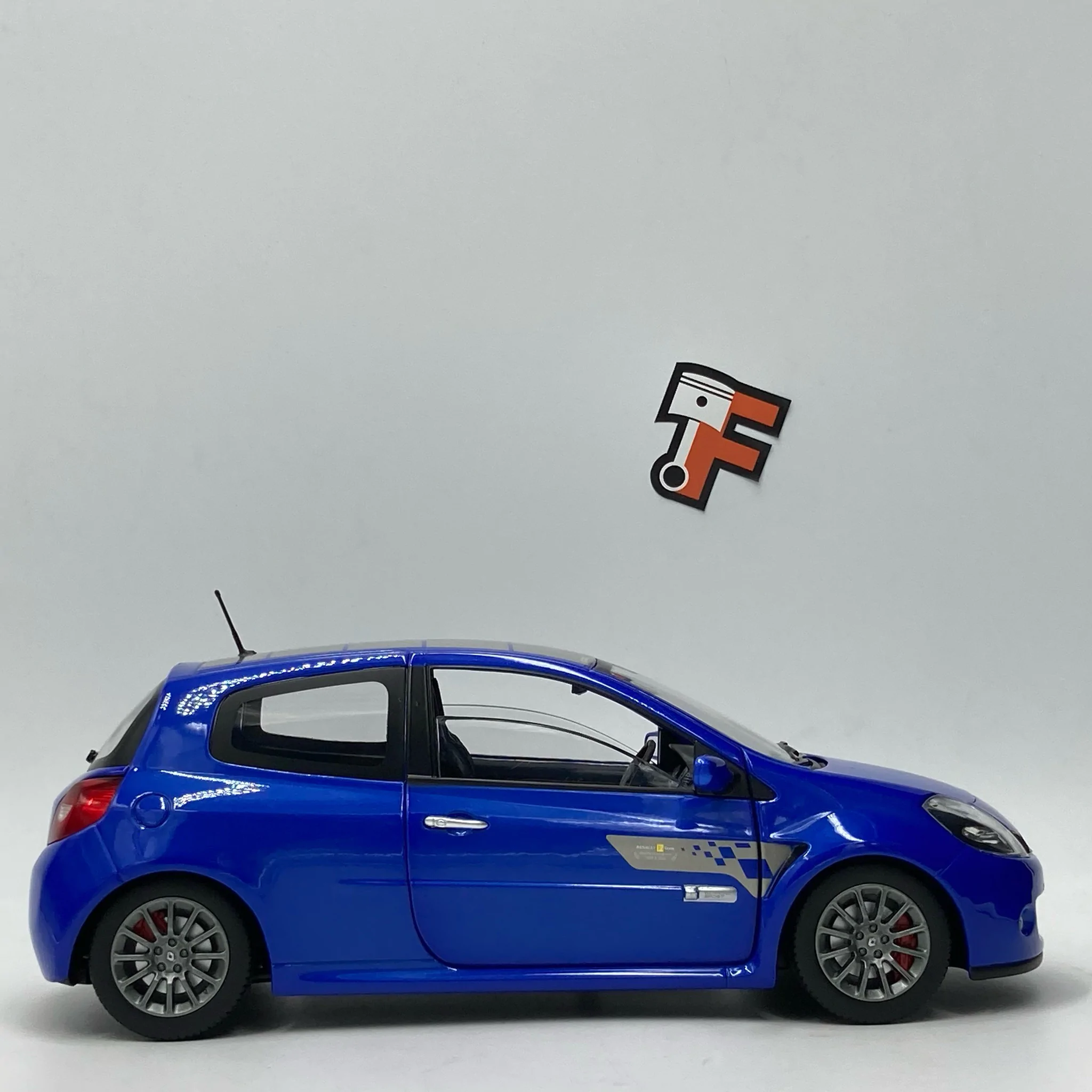 Miniature Renault Clio RS F1 Team Monaco Blue 2007 vendue en Suisse