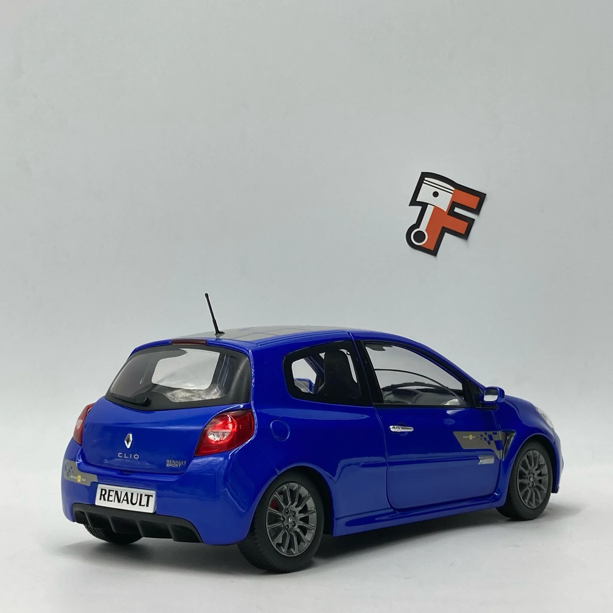 Miniature Renault Clio RS F1 Team Monaco Blue 2007 vendue en Suisse
