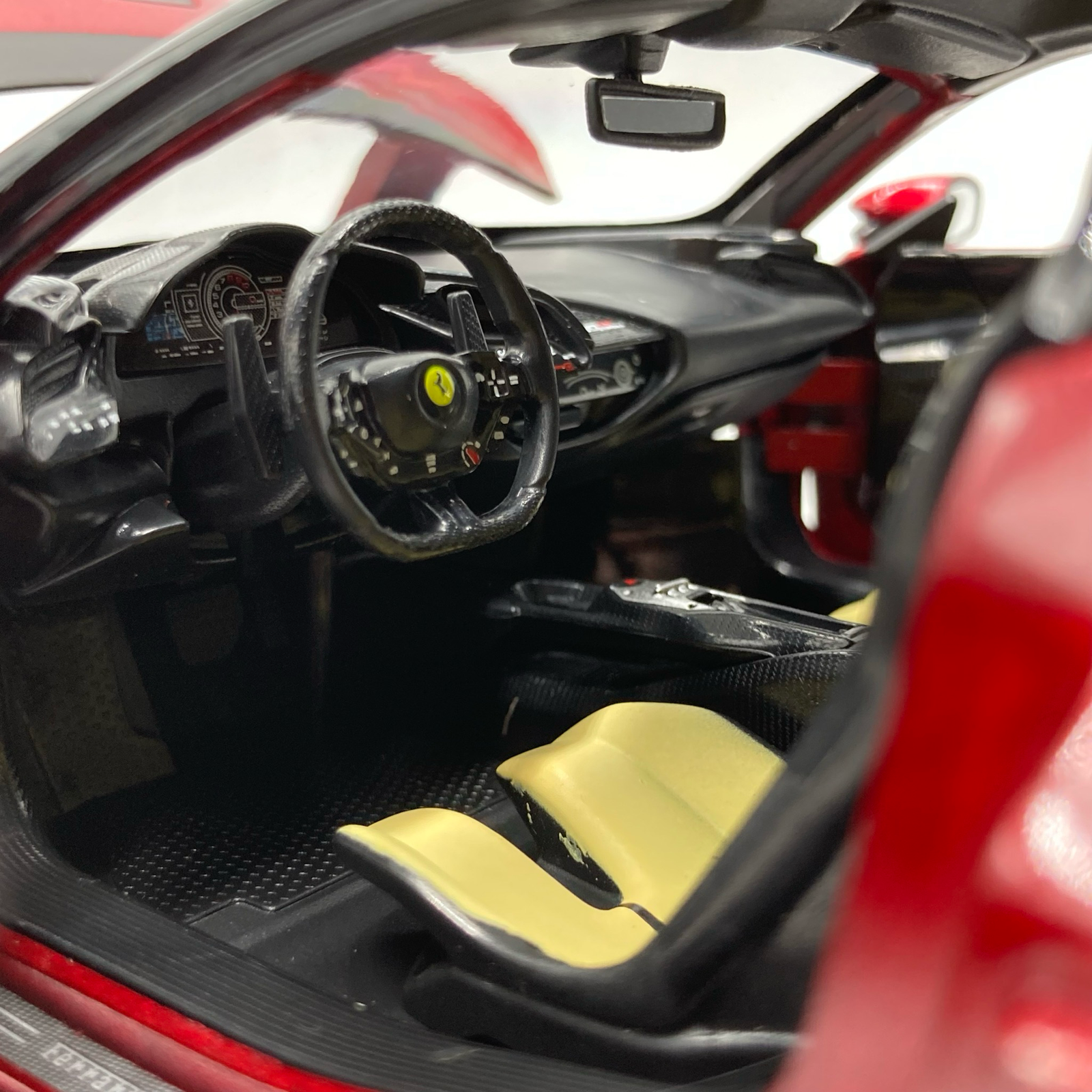 Miniature Ferrari SF90 XX Stradale Rosso Corsa 2024 vendue en Suisse