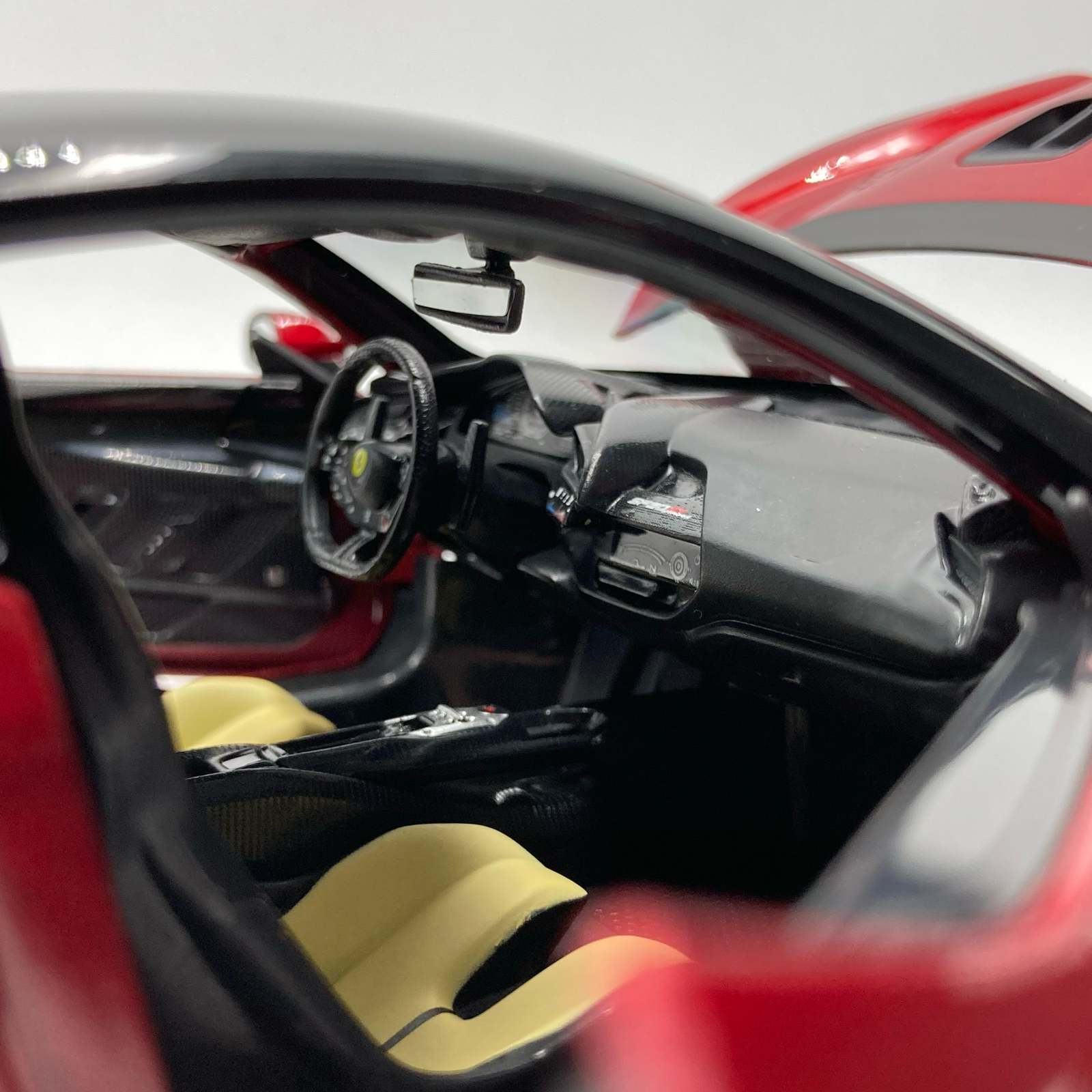 Miniature Ferrari SF90 XX Stradale Rosso Corsa 2024 vendue en Suisse