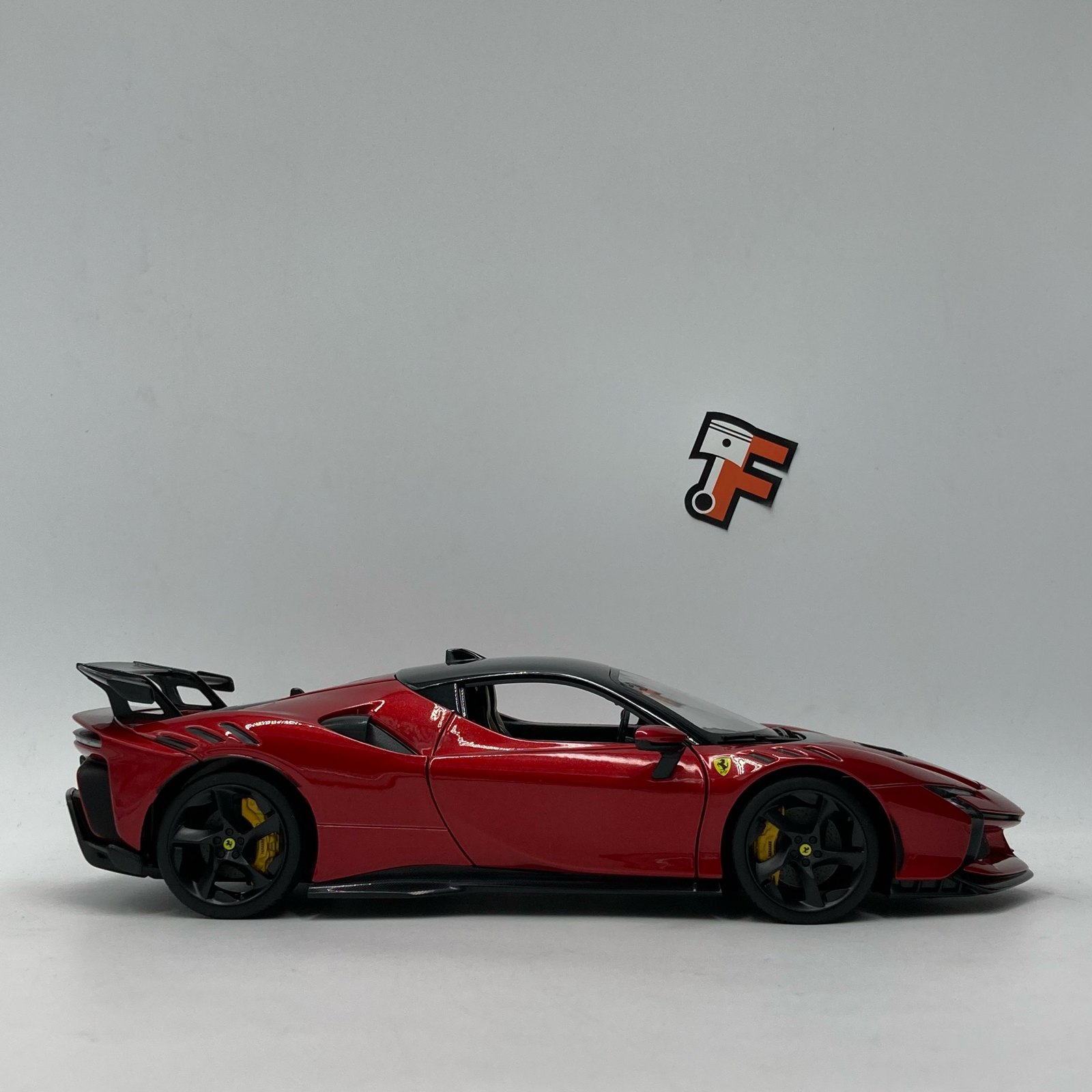 Miniature Ferrari SF90 XX Stradale Rosso Corsa 2024 vendue en Suisse
