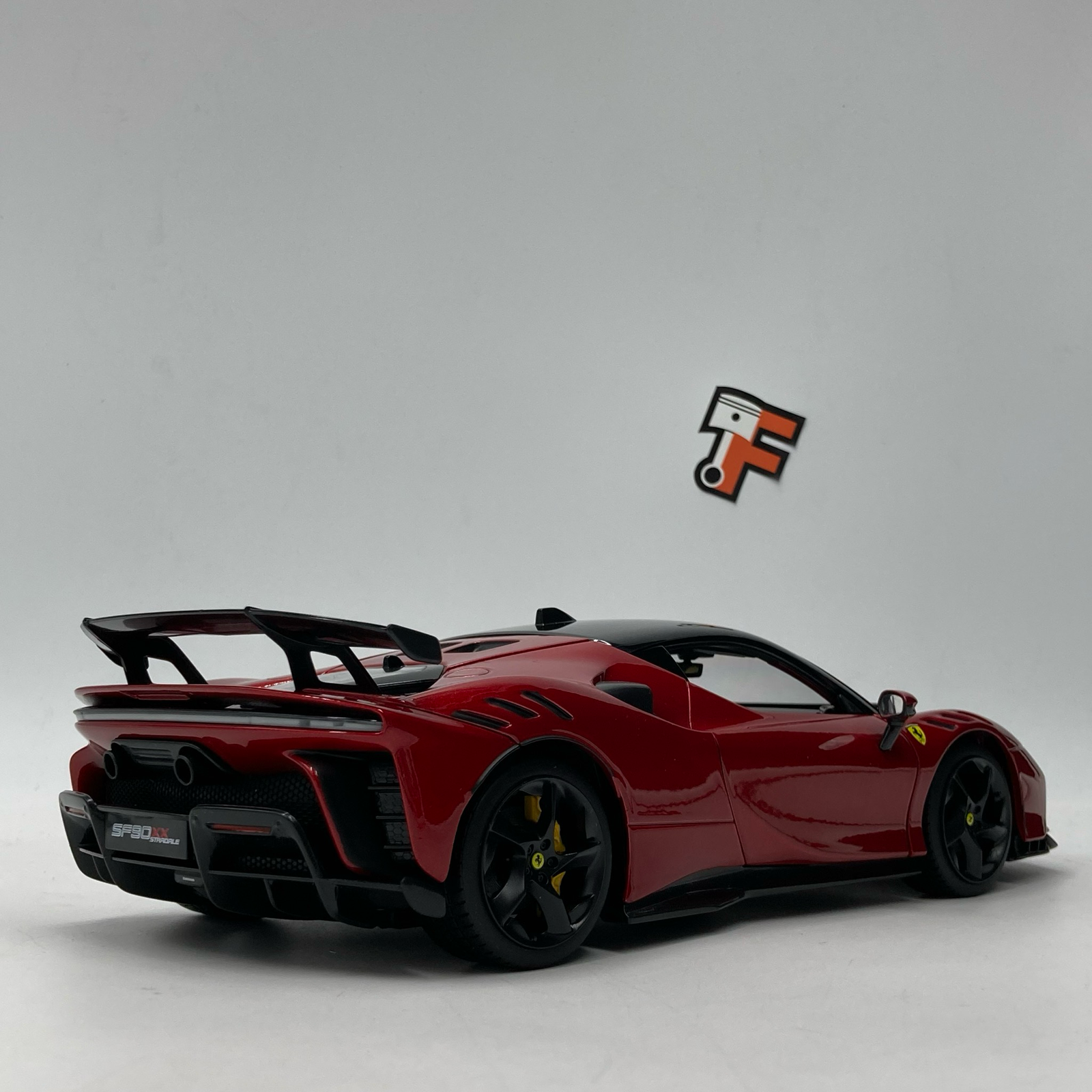 Miniature Ferrari SF90 XX Stradale Rosso Corsa 2024 vendue en Suisse