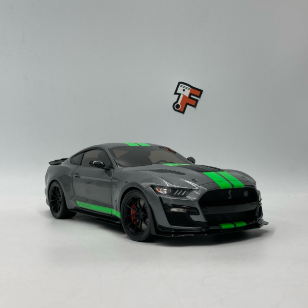 Miniature Ford Mustang Shelby GT500 2020 grise et verte vendue en Suisse