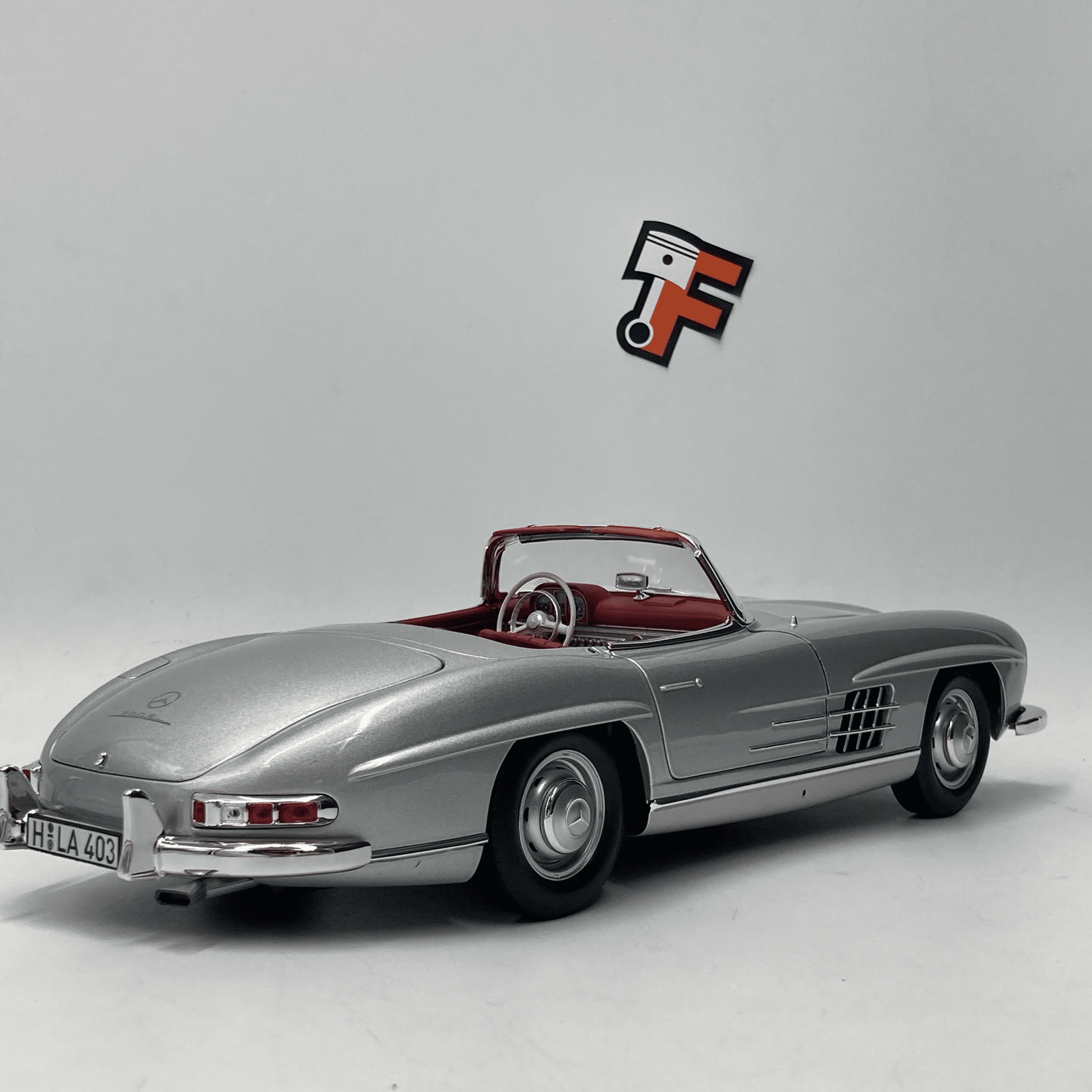 Miniature Mercedes-Benz 300 SL Silber 1957 vendue en Suisse