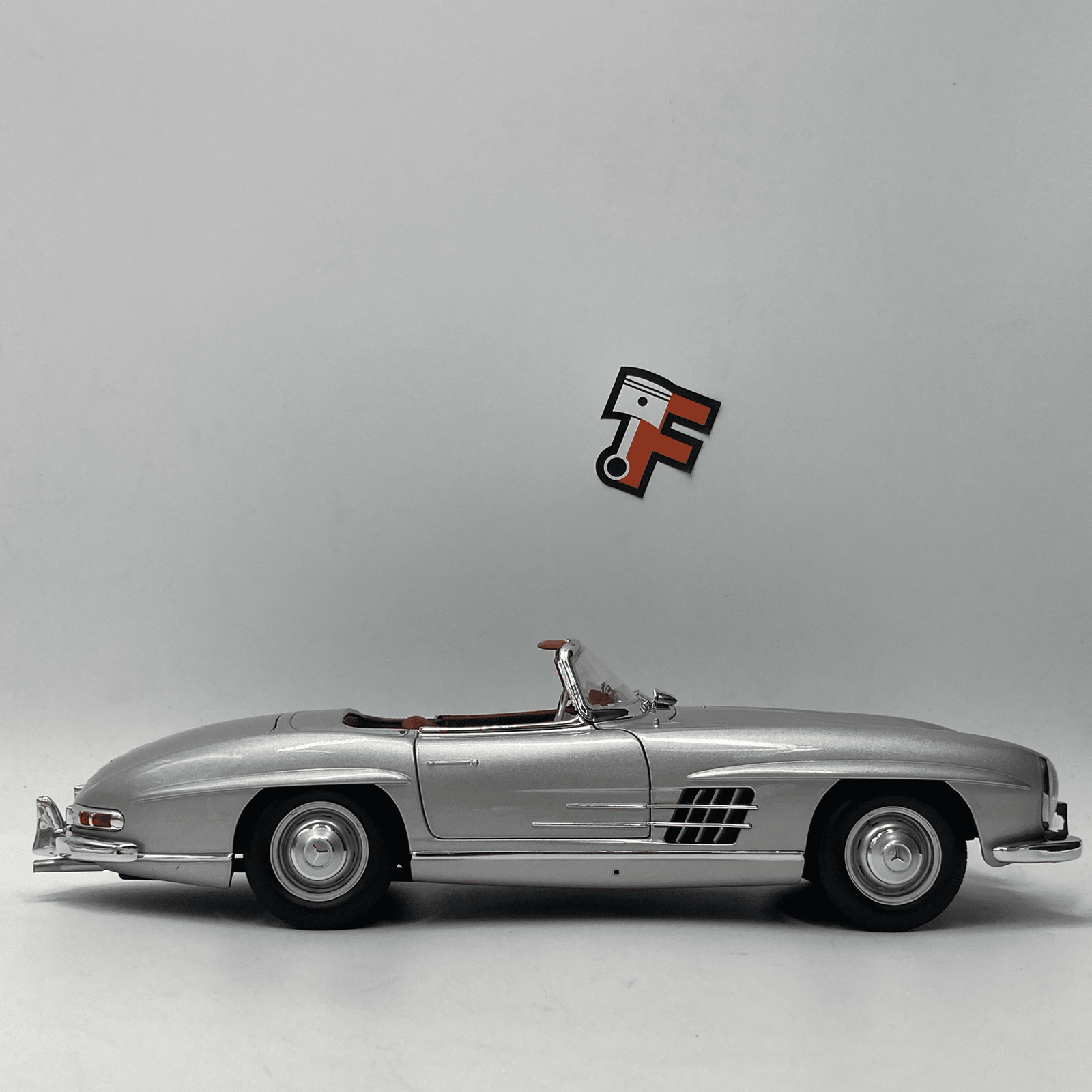 Miniature Mercedes-Benz 300 SL Silber 1957 vendue en Suisse