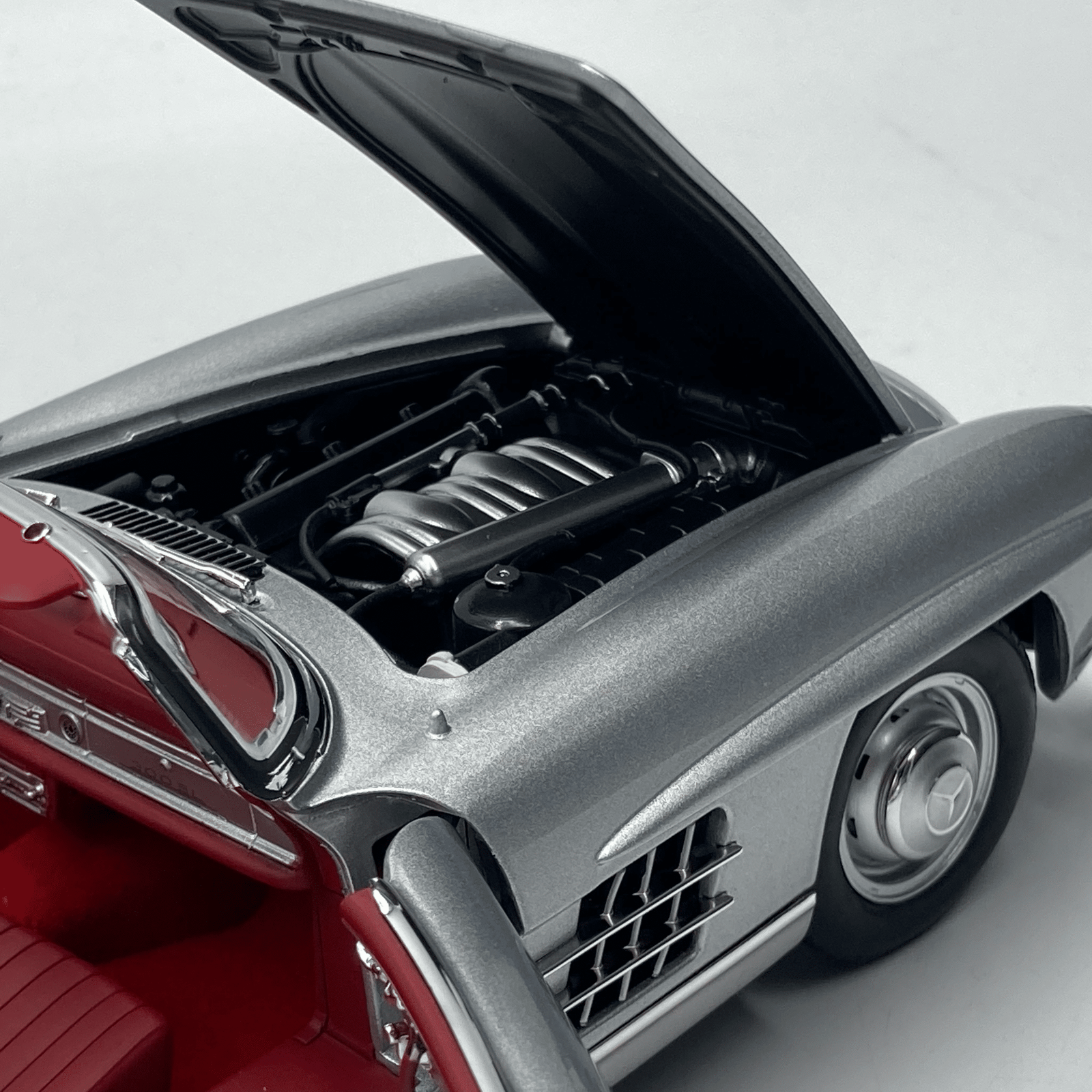 Miniature Mercedes-Benz 300 SL Silber 1957 vendue en Suisse