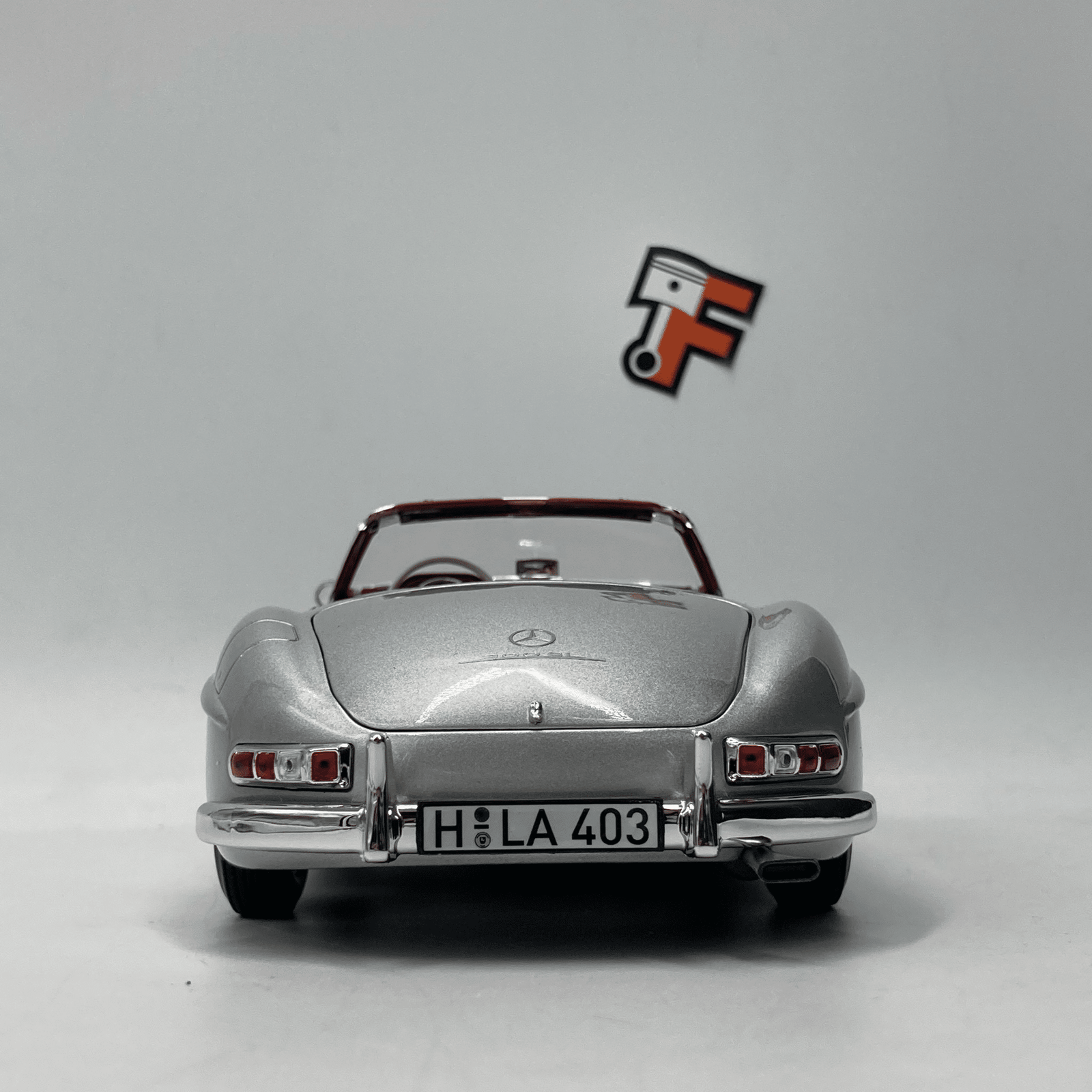 Miniature Mercedes-Benz 300 SL Silber 1957 vendue en Suisse