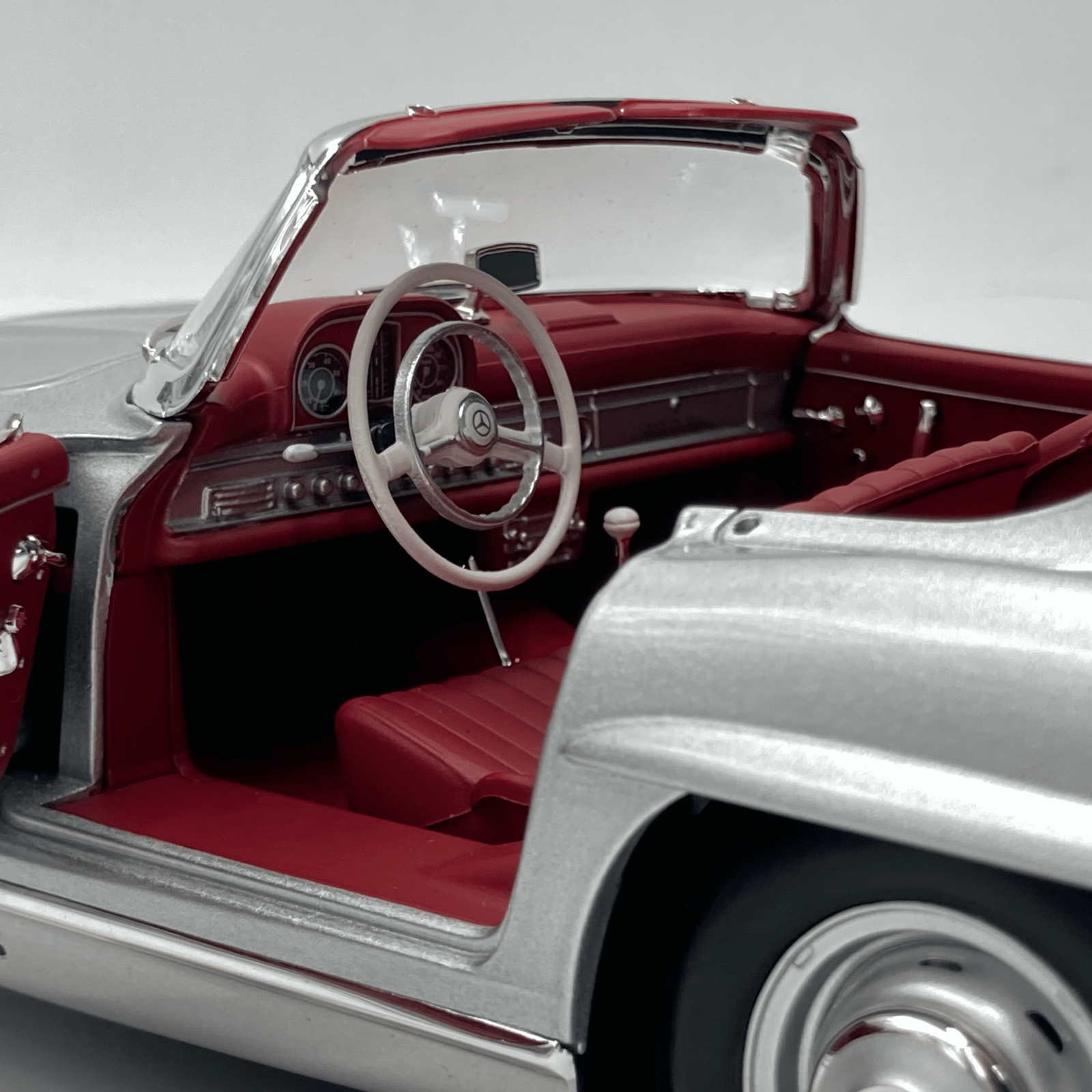 Miniature Mercedes-Benz 300 SL Silber 1957 vendue en Suisse