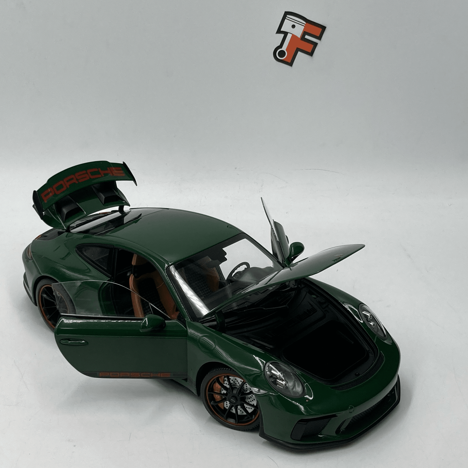 Porsche 911 GT3 2018 Darkgreen – Image 5