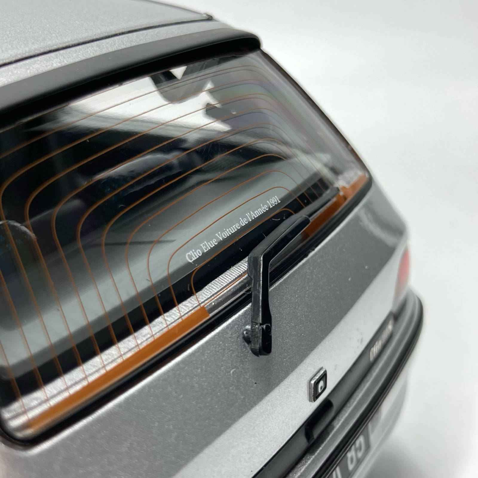 Renault Clio 16S Gris Iceberg 1992 – Image 9