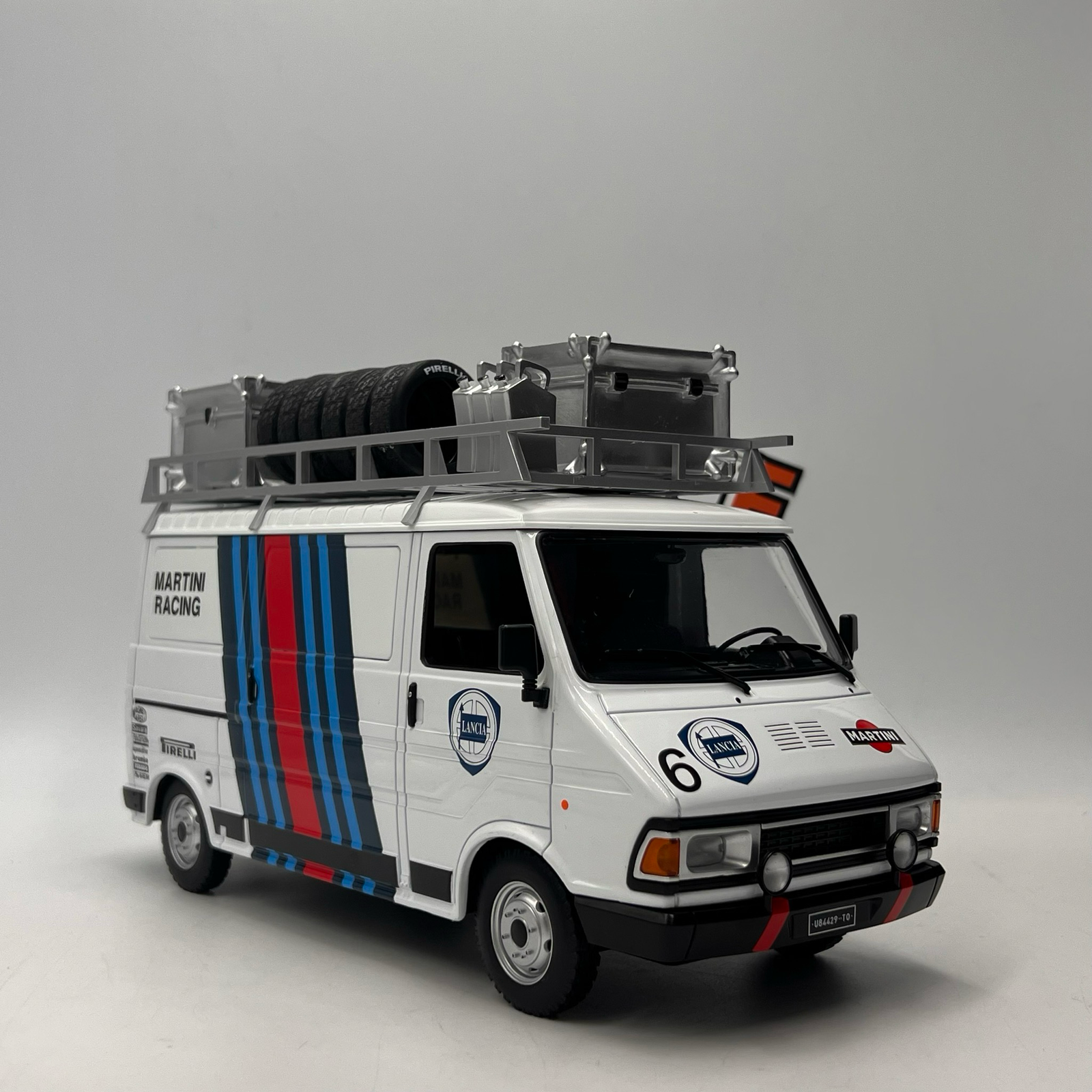 Miniature Fiat 242 Martini Racing Team Assistance 1986 vendue en Suisse