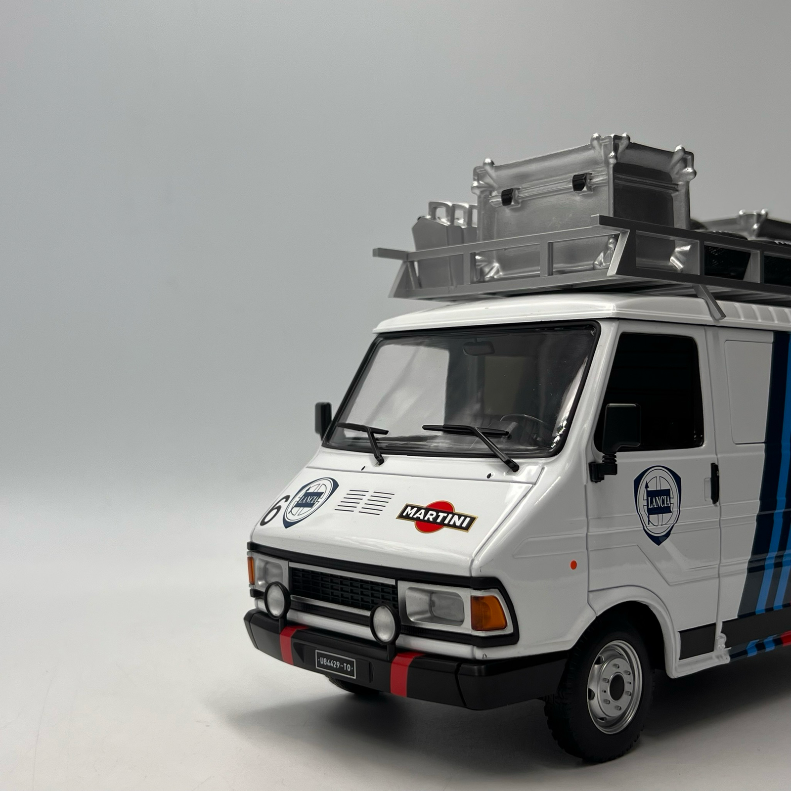 Miniature Fiat 242 Martini Racing Team Assistance 1986 vendue en Suisse