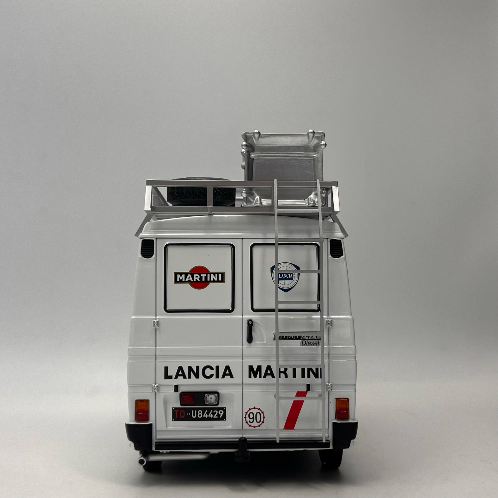 Miniature Fiat 242 Martini Racing Team Assistance 1986 vendue en Suisse