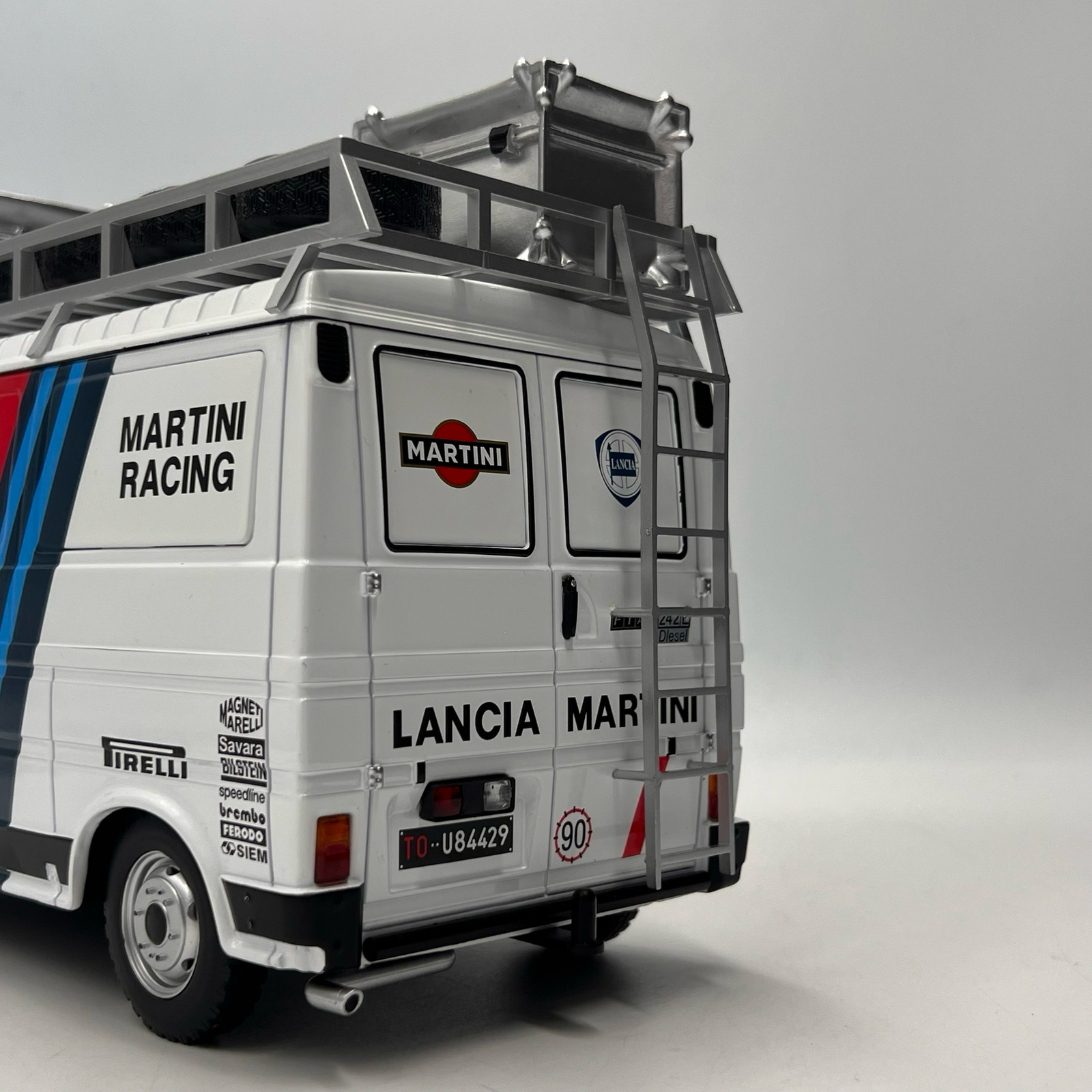 Miniature Fiat 242 Martini Racing Team Assistance 1986 vendue en Suisse