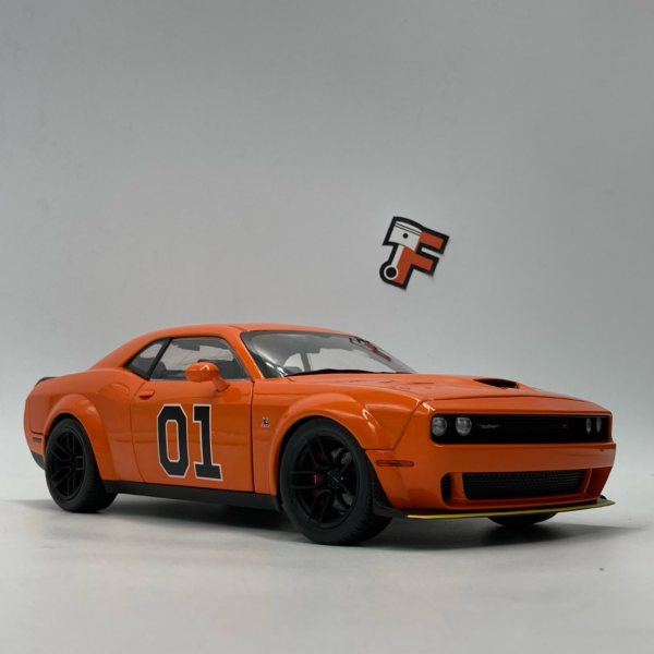 Miniature Dodge Challenger R/T Scat Pack Widebody General Tribute Orange 2023 1/18 vendue en Suisse