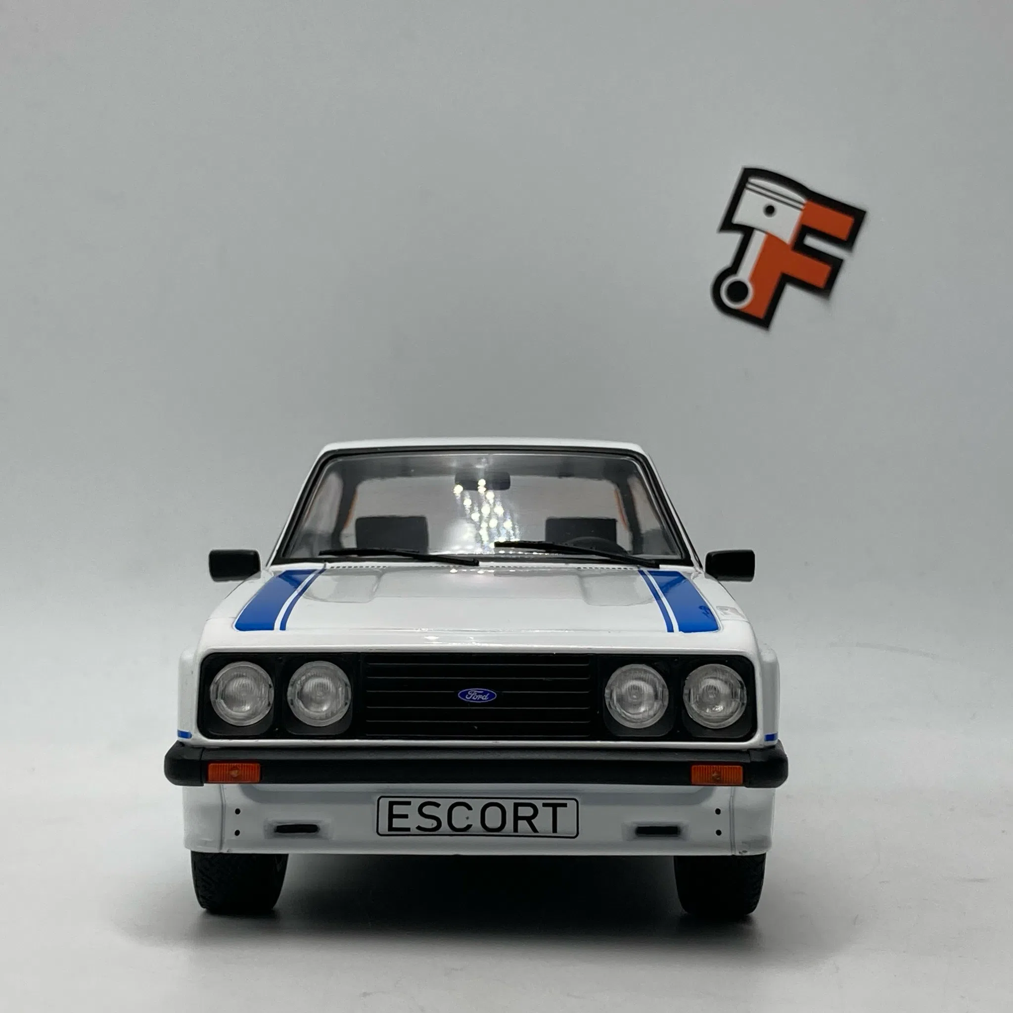 Miniature Ford Escort RS 2000 MK II X-Pack White 1977 1/18 vendue en Suisse