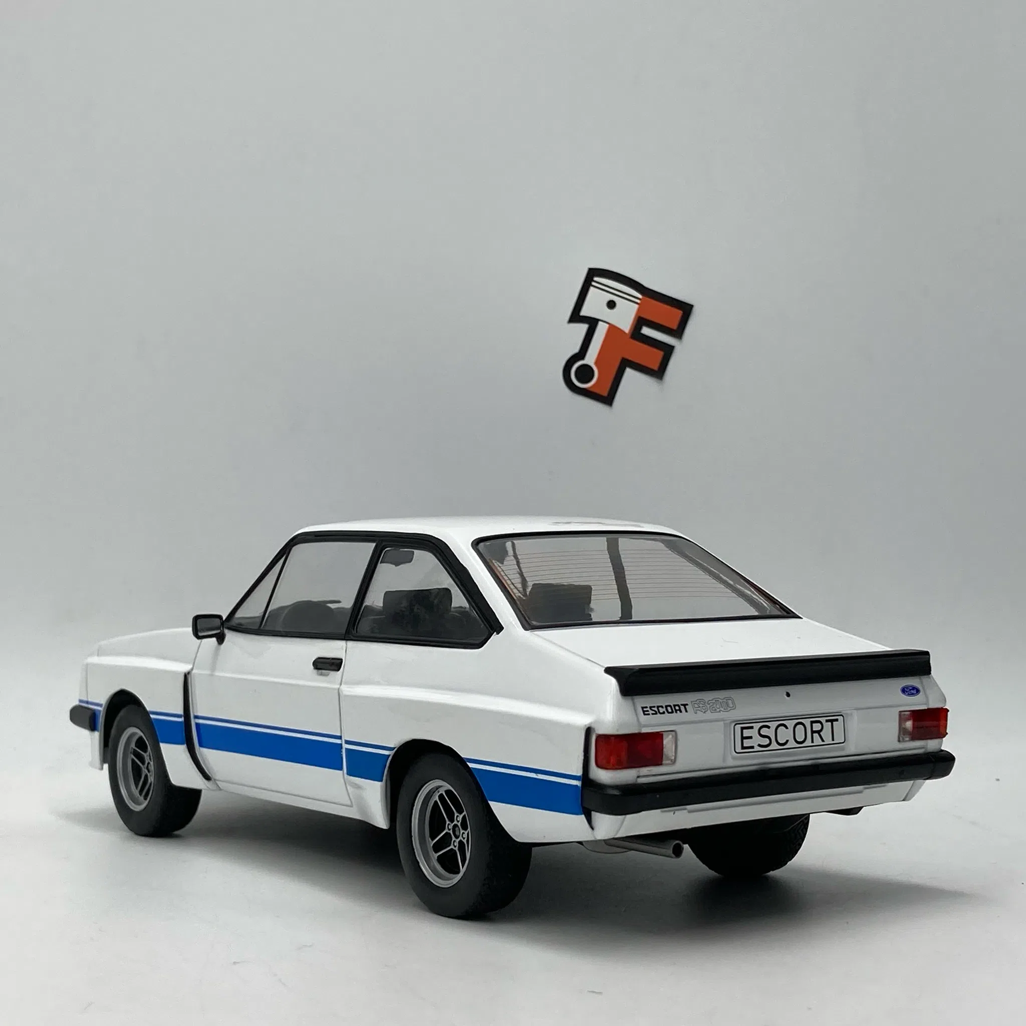 Miniature Ford Escort RS 2000 MK II X-Pack White 1977 1/18 vendue en Suisse