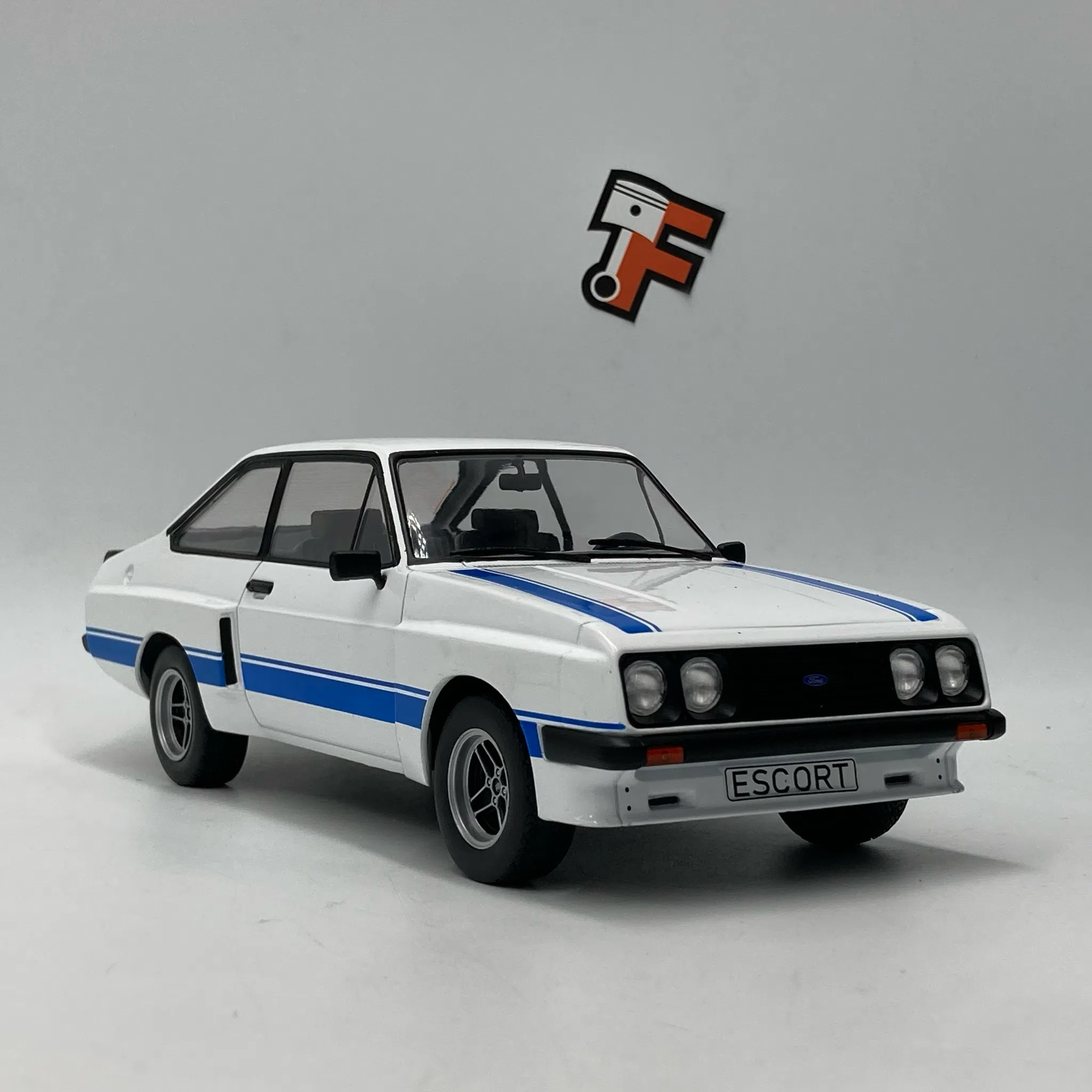 Miniature Ford Escort RS 2000 MK II X-Pack White 1977 au 1/18 vendue en Suisse