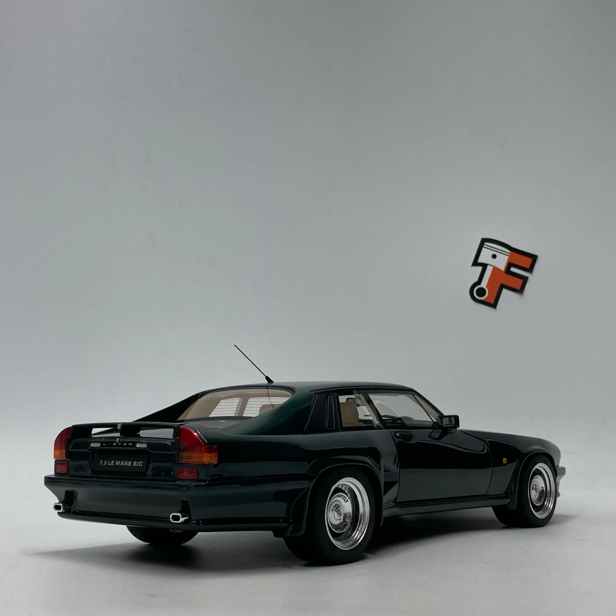 Lister Jaguar XJS 7.0 Le Mans Coupe British Green Racing 1988 – Image 3