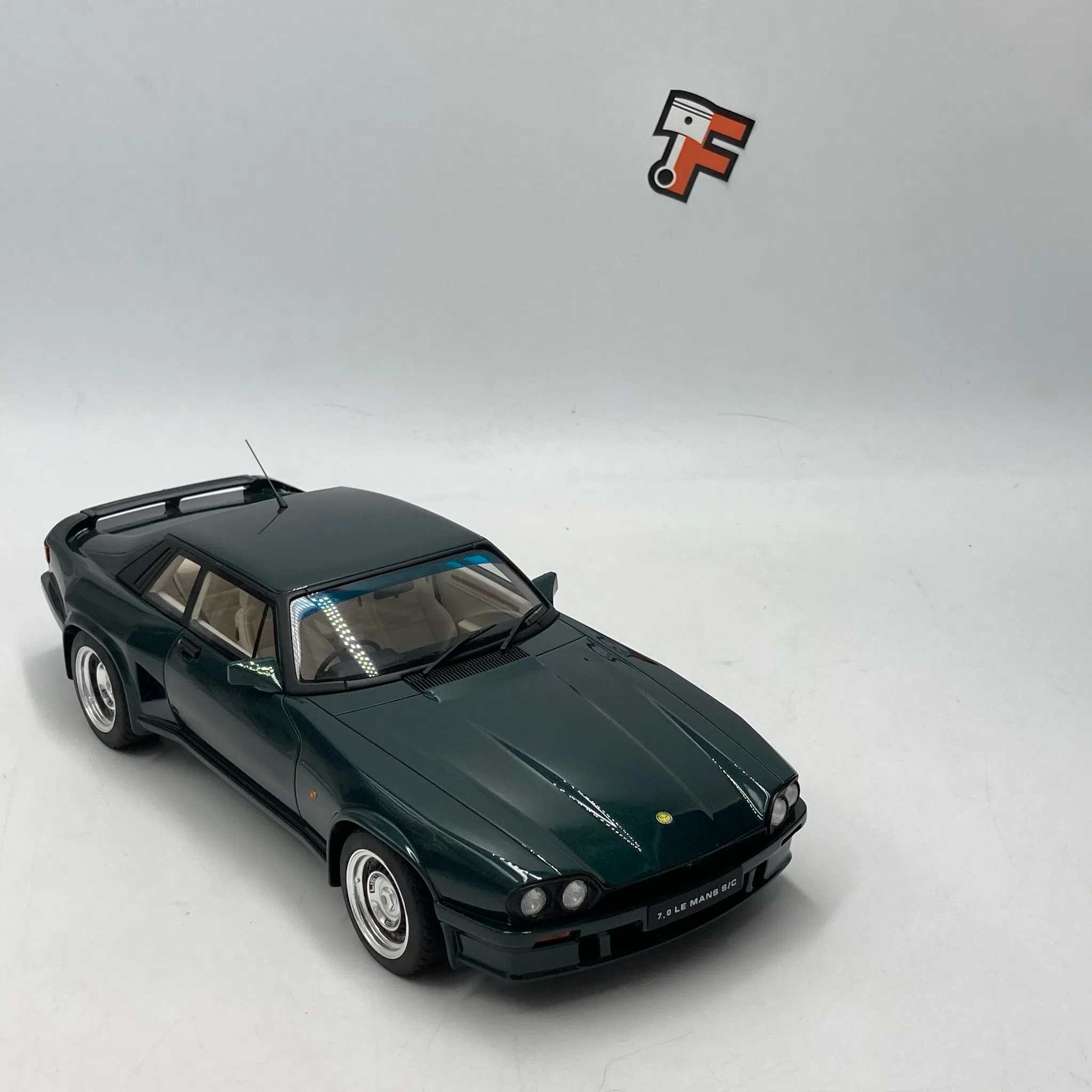Lister Jaguar XJS 7.0 Le Mans Coupe British Green Racing 1988 – Image 4
