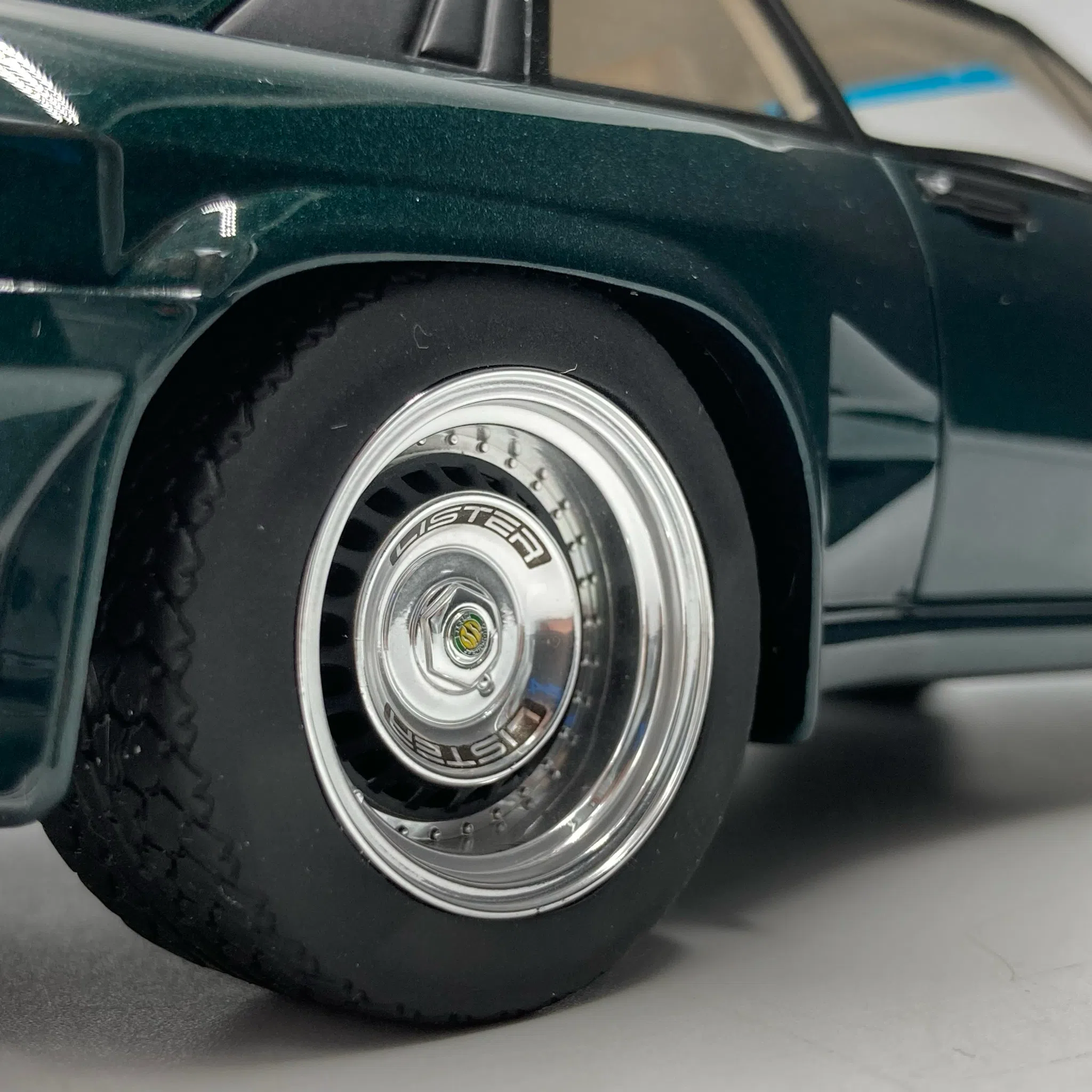 Lister Jaguar XJS 7.0 Le Mans Coupe British Green Racing 1988 – Image 10