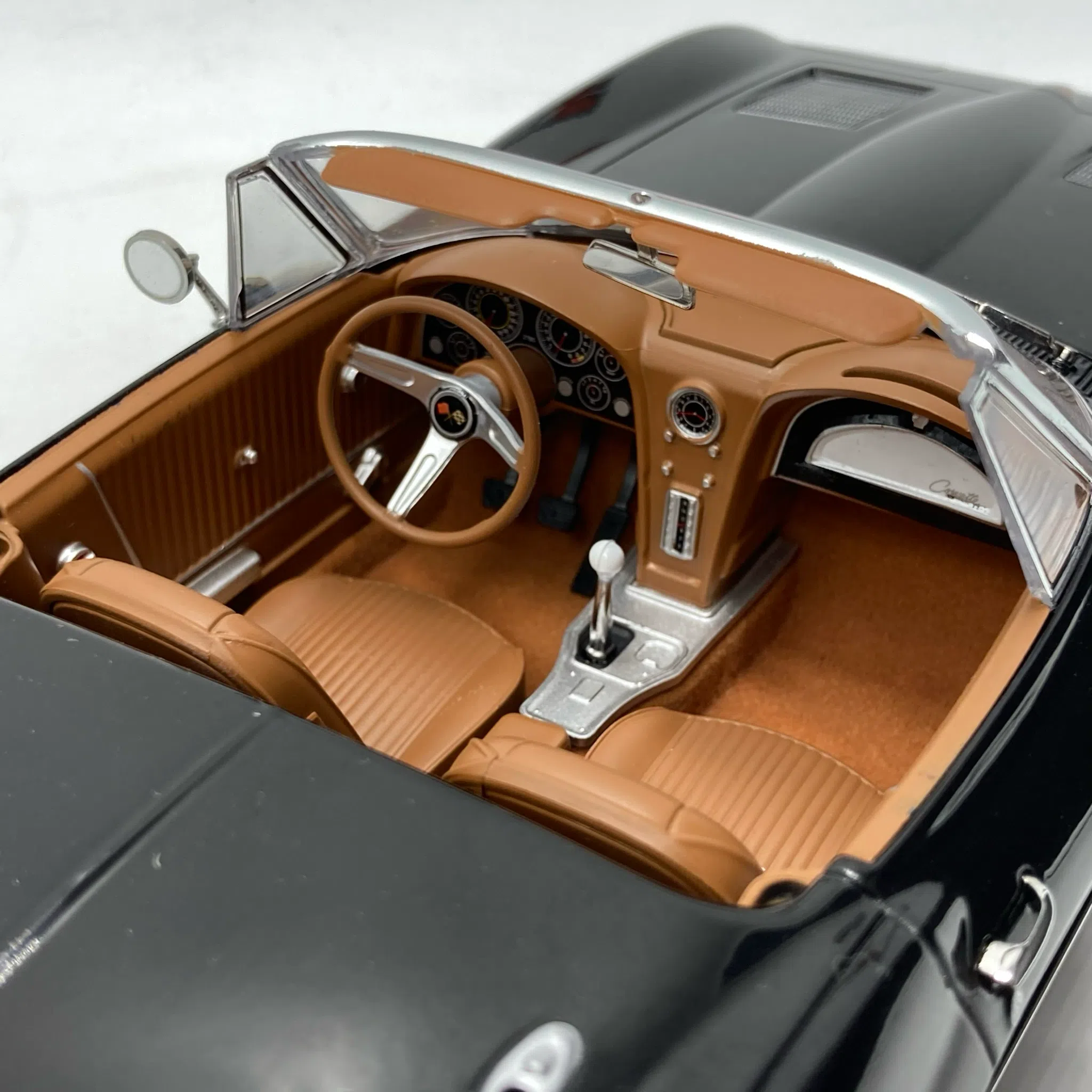 Chevrolet Corvette C2 Stingray Comvertible Black 1963 – Image 6