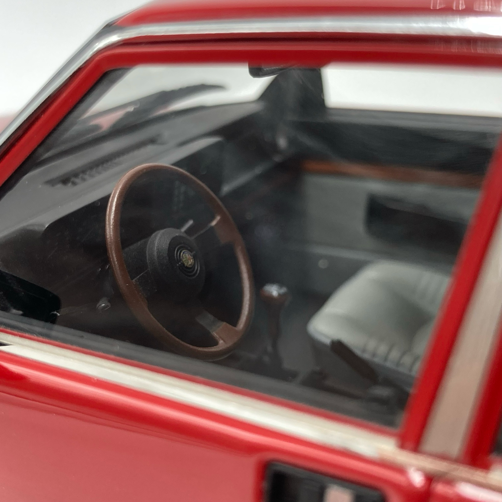 Alfa Romeo Alfetta 2.0 Quadrifoglio Oro Alfa Rosso 1983 – Image 7