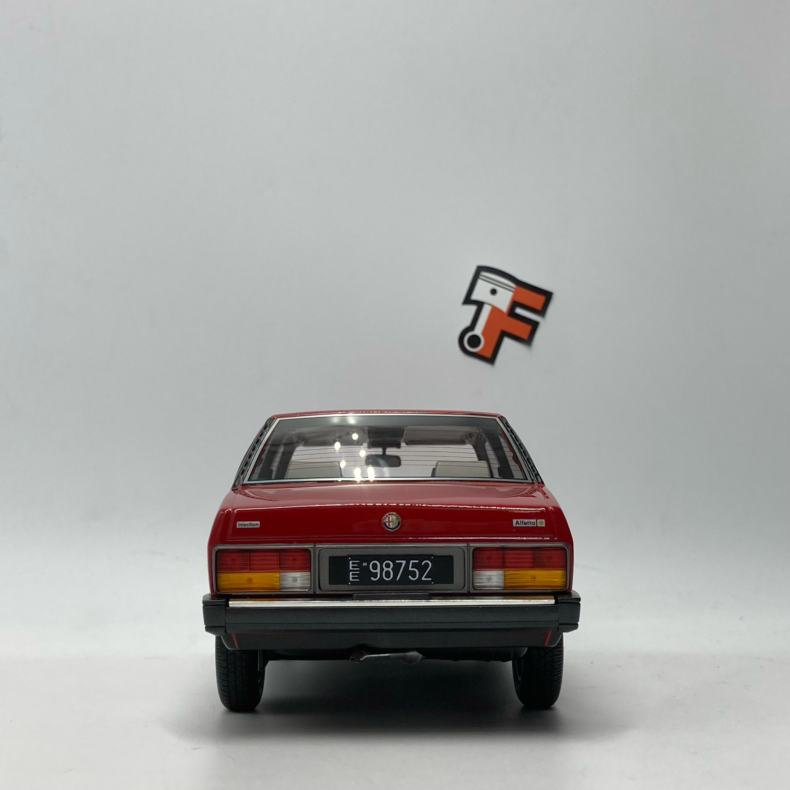 Alfa Romeo Alfetta 2.0 Quadrifoglio Oro Alfa Rosso 1983 – Image 8