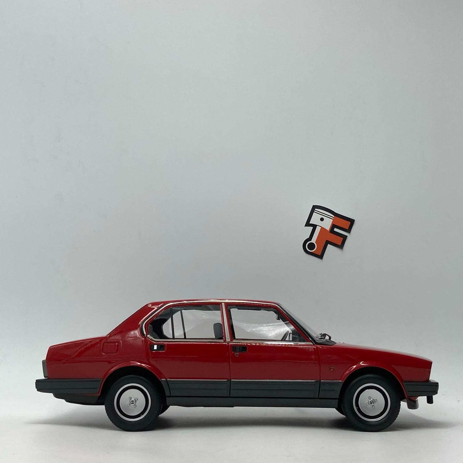 Alfa Romeo Alfetta 2.0 Quadrifoglio Oro Alfa Rosso 1983 – Image 2