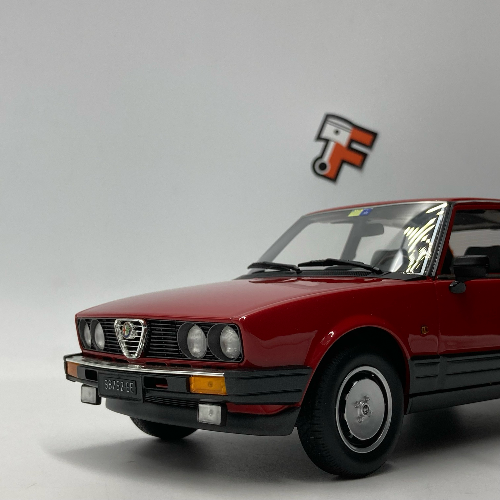 Alfa Romeo Alfetta 2.0 Quadrifoglio Oro Alfa Rosso 1983 – Image 4