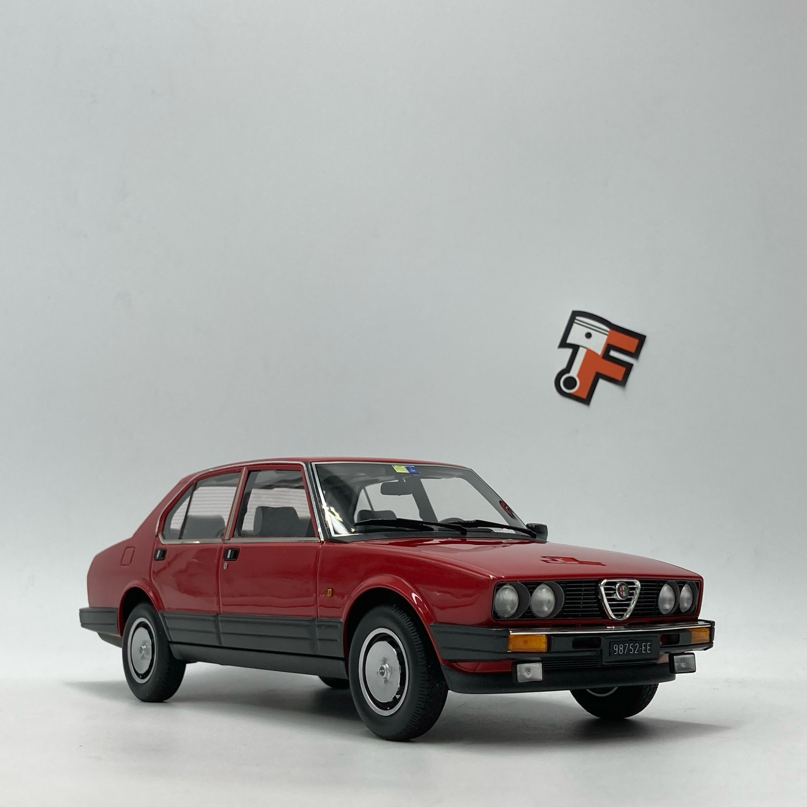 Miniature Alfa Romeo Alfetta 2.0 Quadrifoglio Oro Rosso Alfa 1983 vendue en Suisse