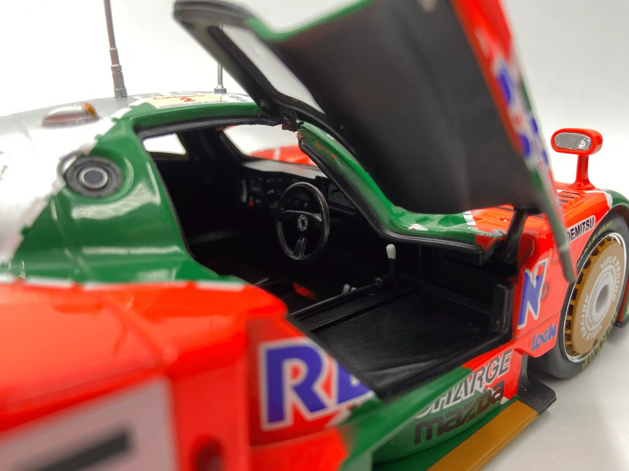 Mazda 787B 24h Winner Le Mans 1991 – Image 4