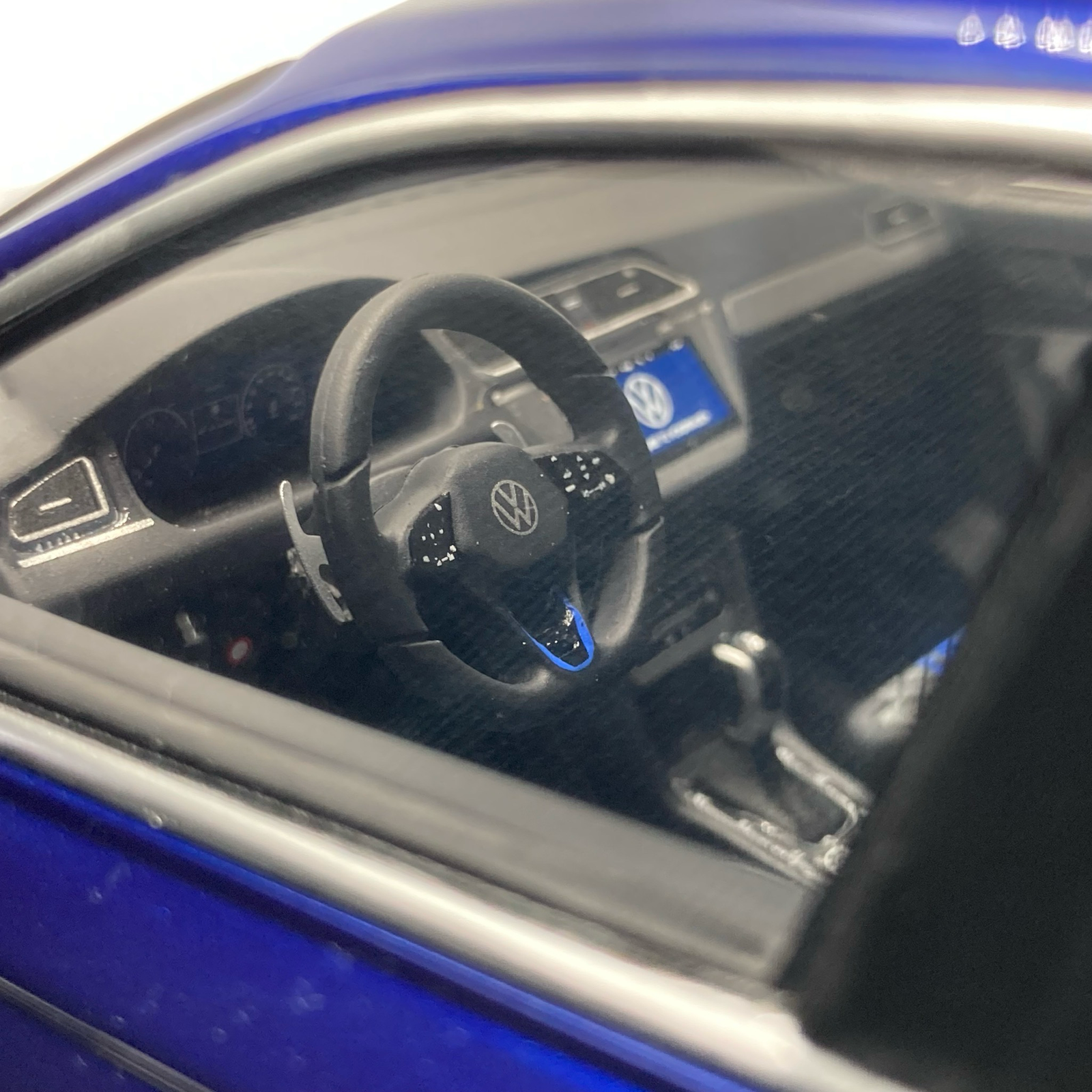 VW Tiguan R Lapiz Blue Metallic 2021 – Image 8