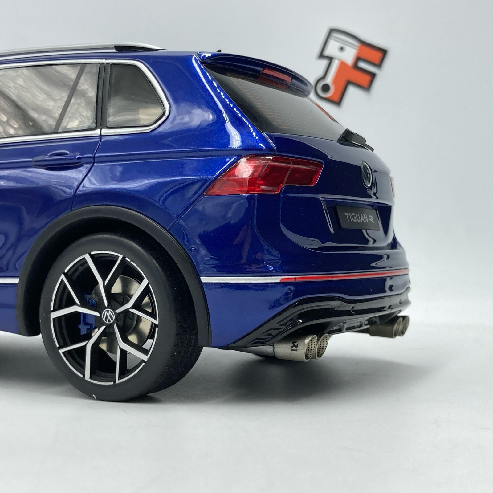 VW Tiguan R Lapiz Blue Metallic 2021 – Image 7
