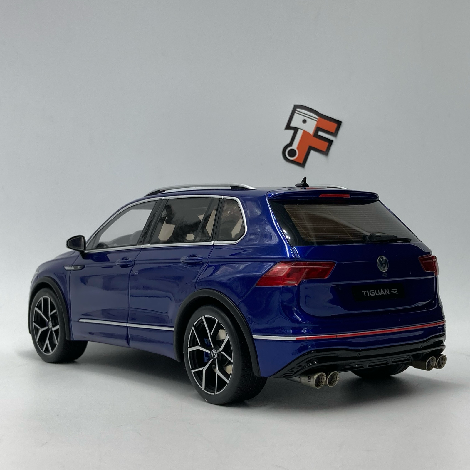 VW Tiguan R Lapiz Blue Metallic 2021 – Image 4