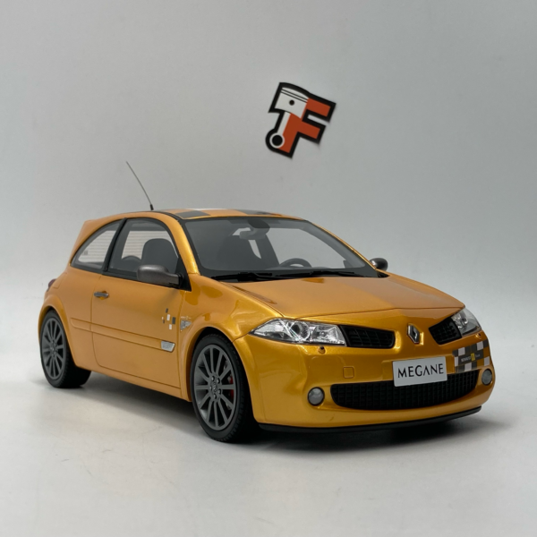 Miniature Renault Mégane II R.S F1 Team R26 échelle 1/18 vendue en Suisse