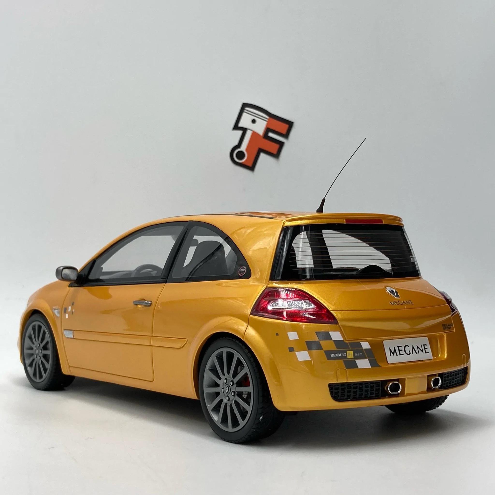 Renault Megane II RS F1 Team R26 – Image 4