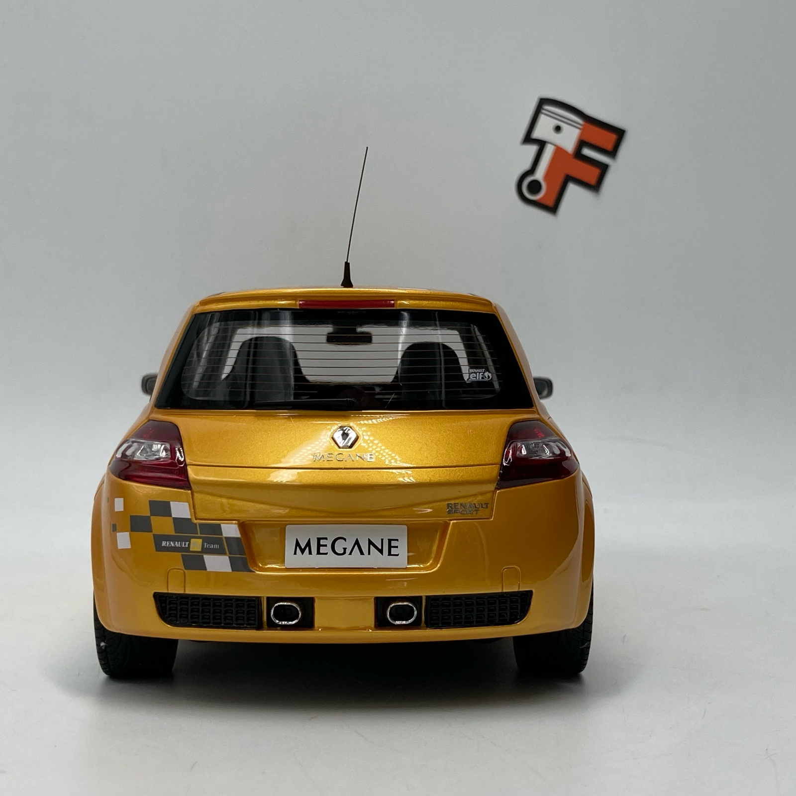 Renault Megane II RS F1 Team R26 – Image 6