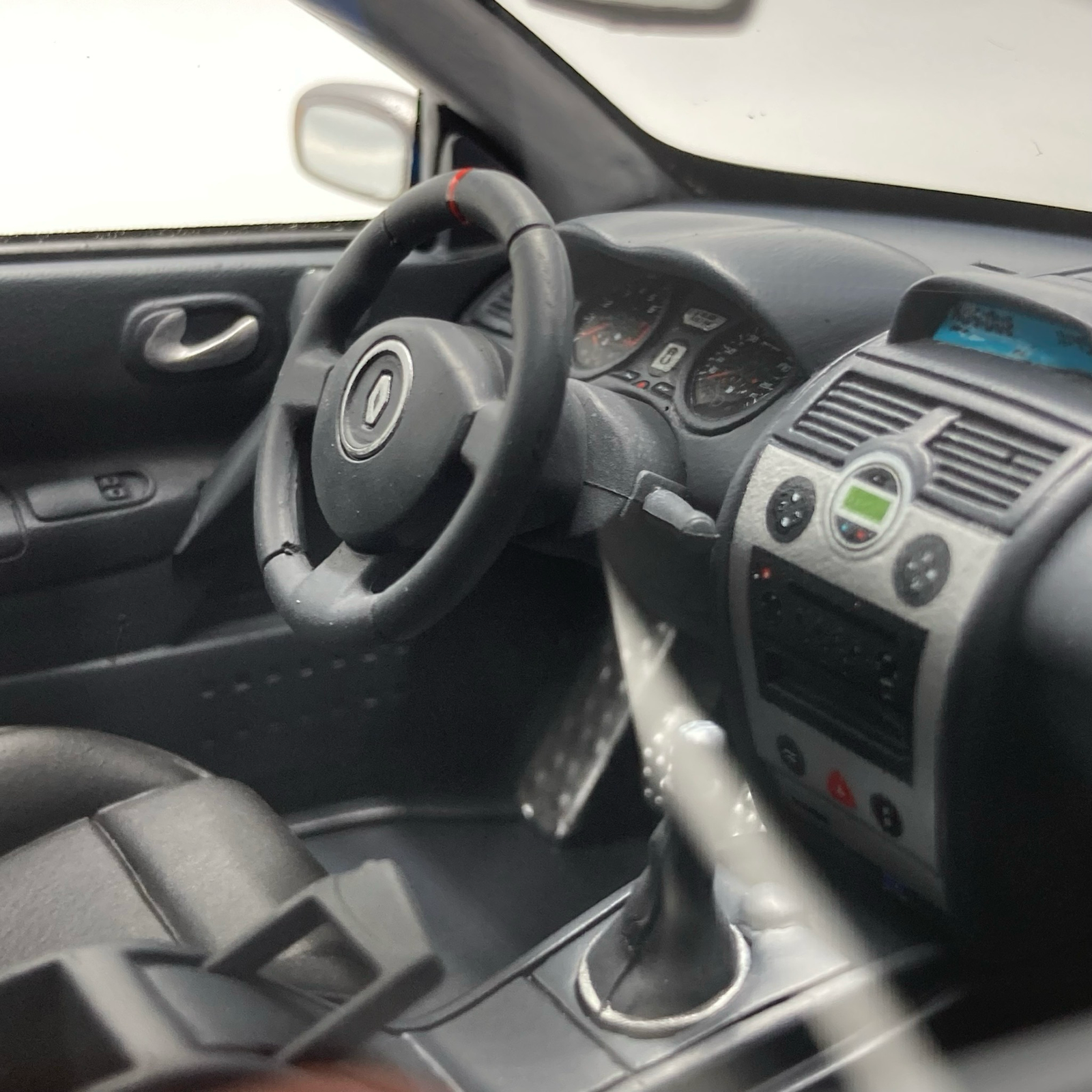 Renault Megane II RS F1 Team R26 – Image 8