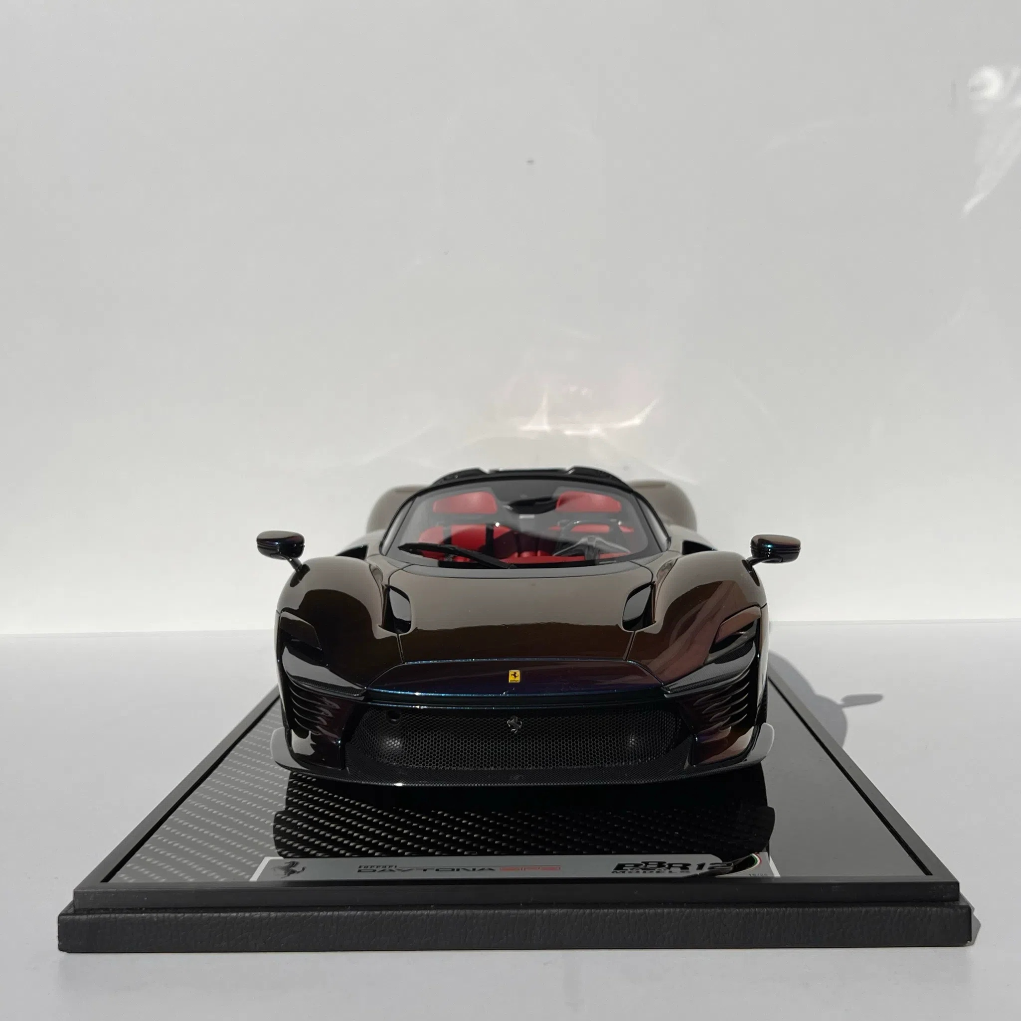 Ferrari Daytona SP3 Serie Icona Chamaleon Purple 2024 1/12 – Image 8