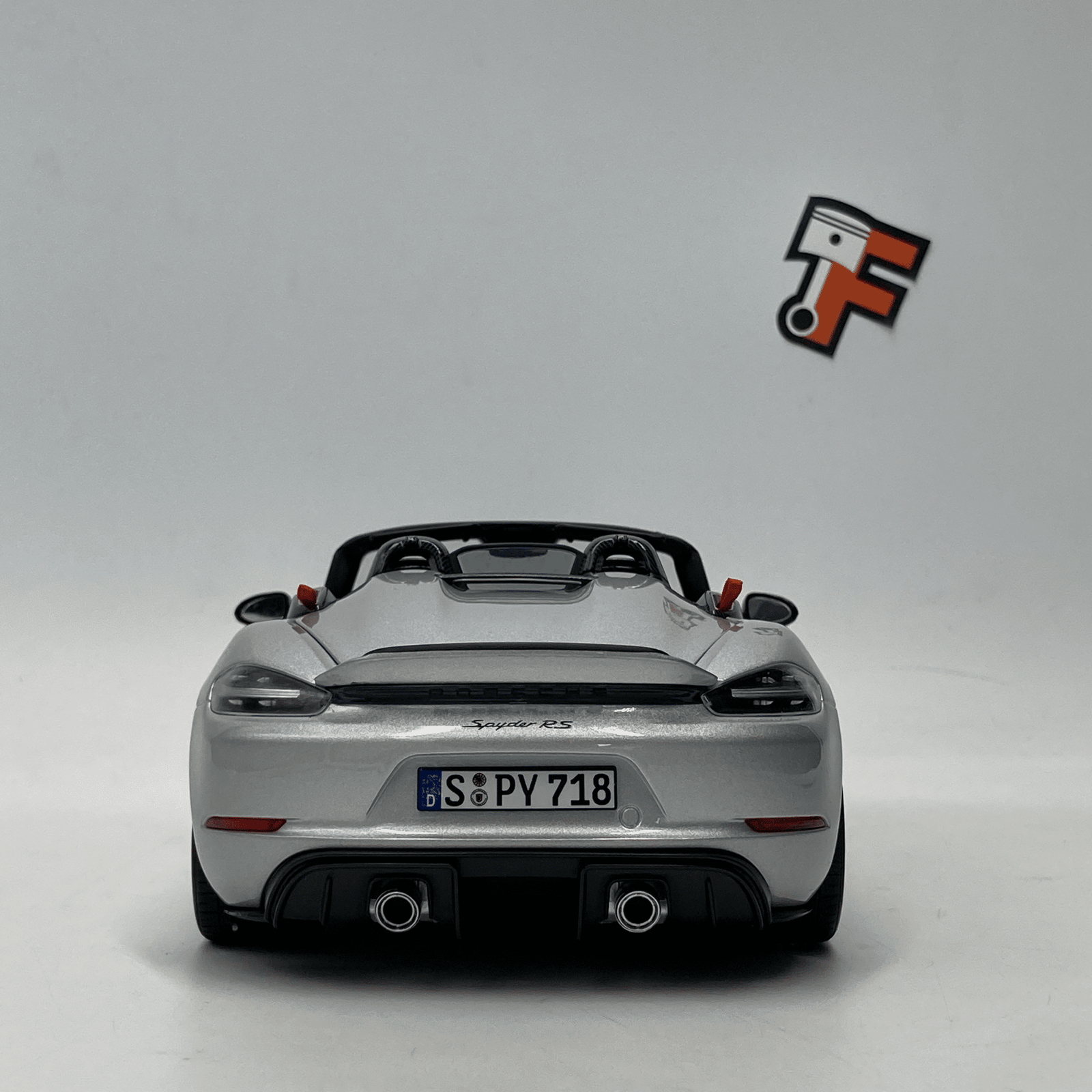 Miniature Porsche 718 Spyder RS Weissach Pack GT-Silbermetallic 2023 vendue en Suisse